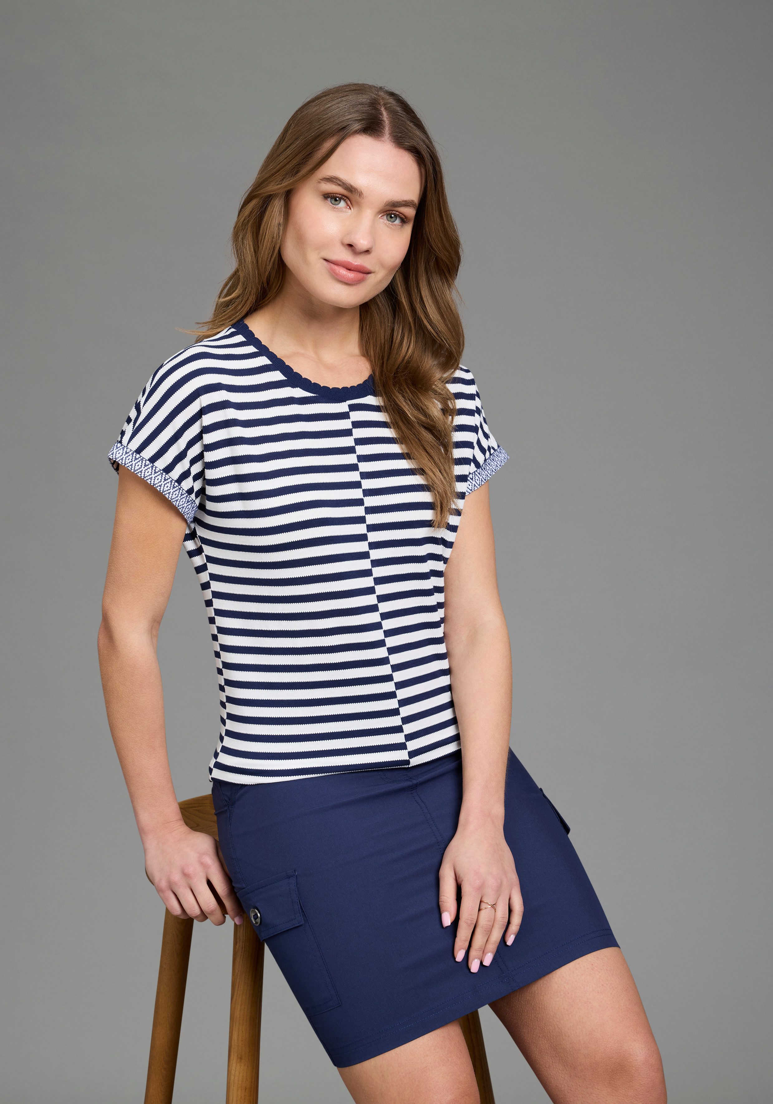 KangaROOS T-Shirt Kurzarmshirt, Rundhalsausschnitt, hüftlange Passform. € 34,99, (€ 34,99 pro 1 Stk).