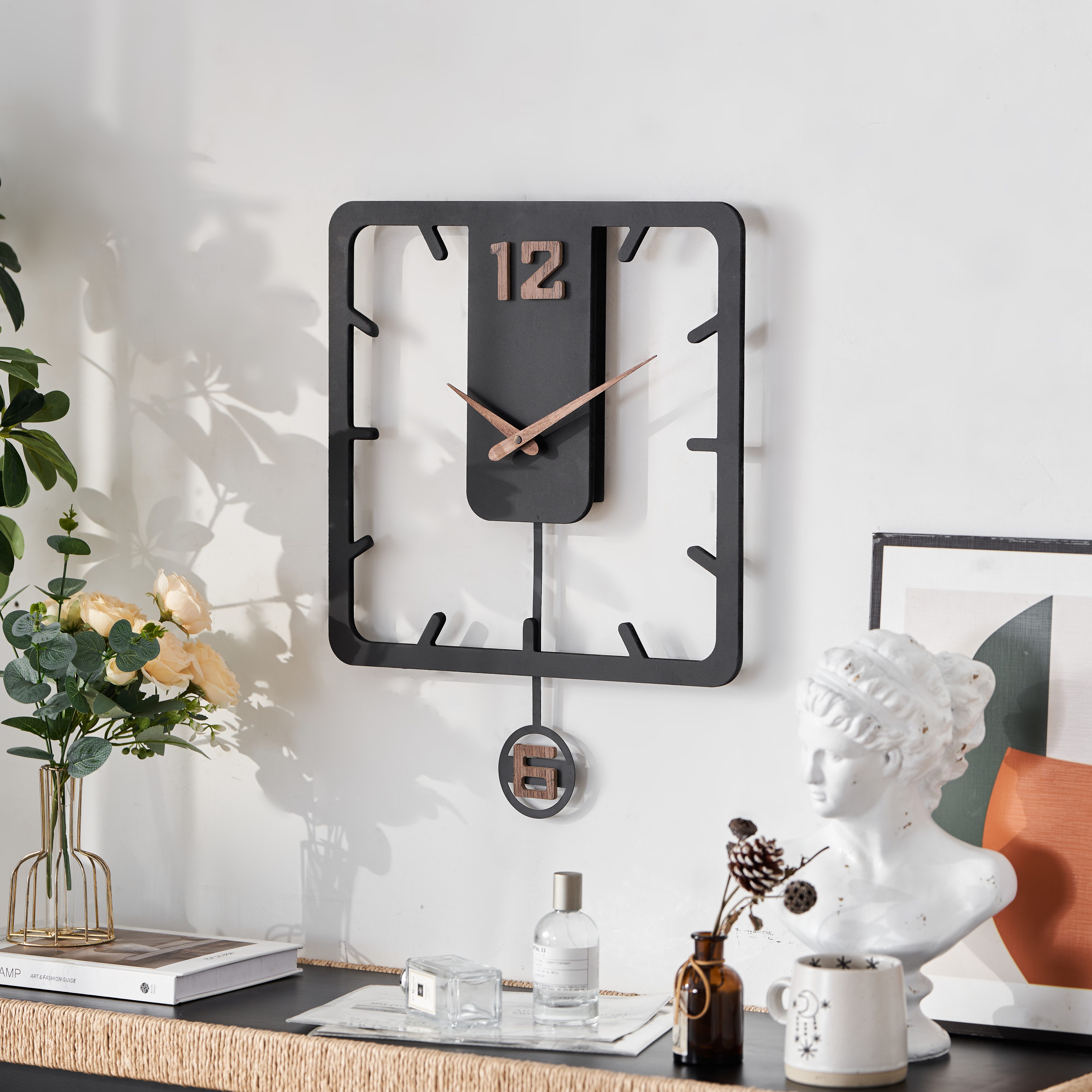 K&L Wall Art Pendelwanduhr MDF Wanduhr Holz Pendeluhr Schwarz Wohnzimmeruhr (lautloses Uhrwerk ohne Ticken)