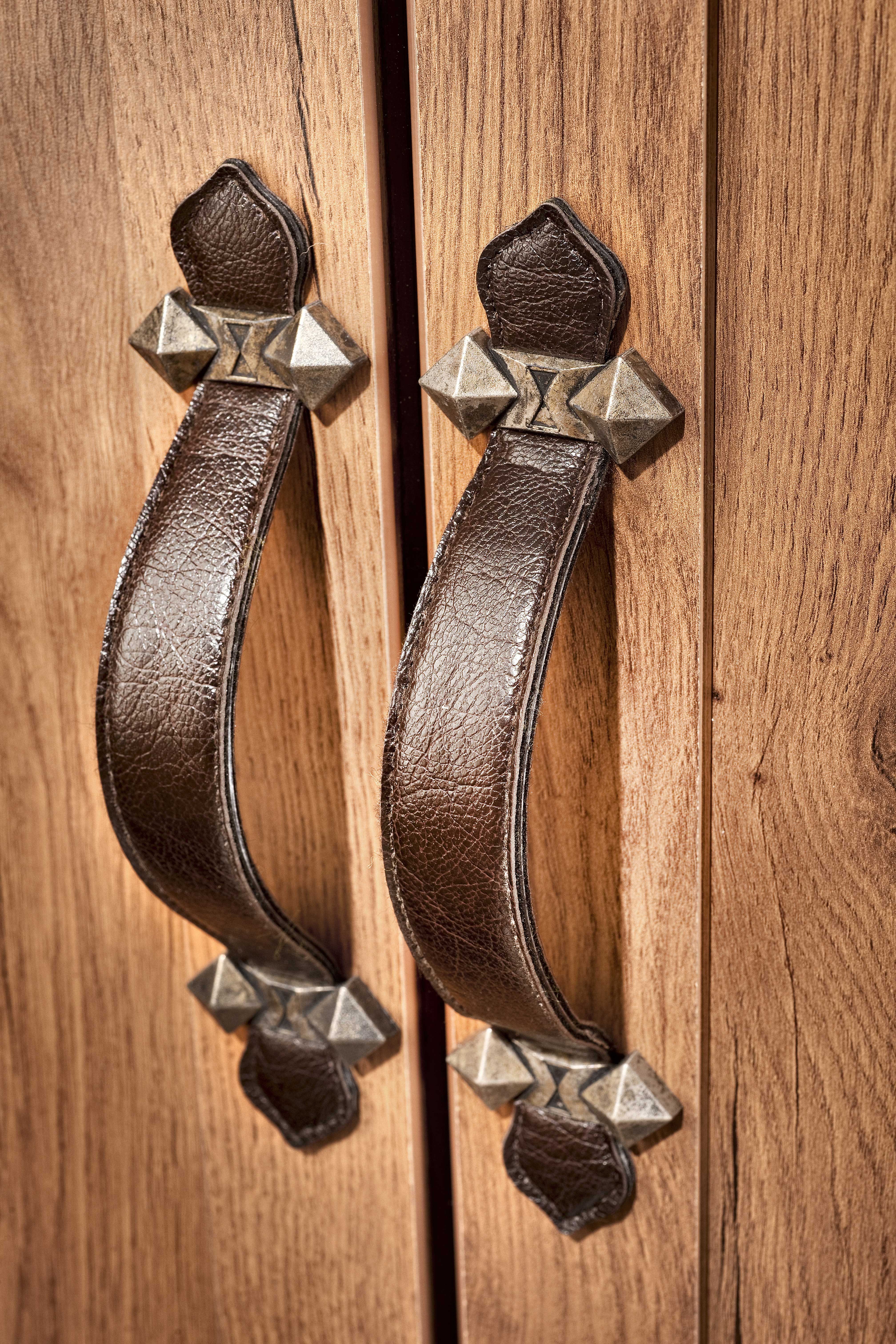 Möbel-Zeit Kleiderschrank PIRATE 3-türig