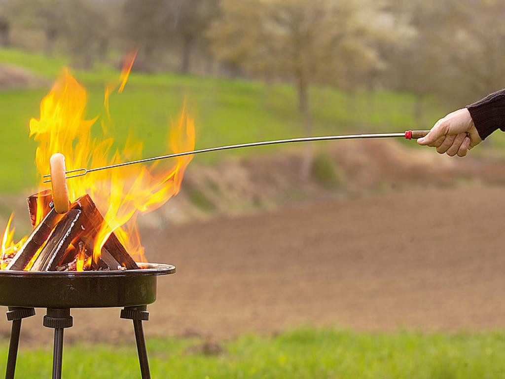 infactory Grillspieß Teleskop Edelstahl GRILL SPIESS Grillzange Grillspiess XXL GRILLGABEL (1-St)