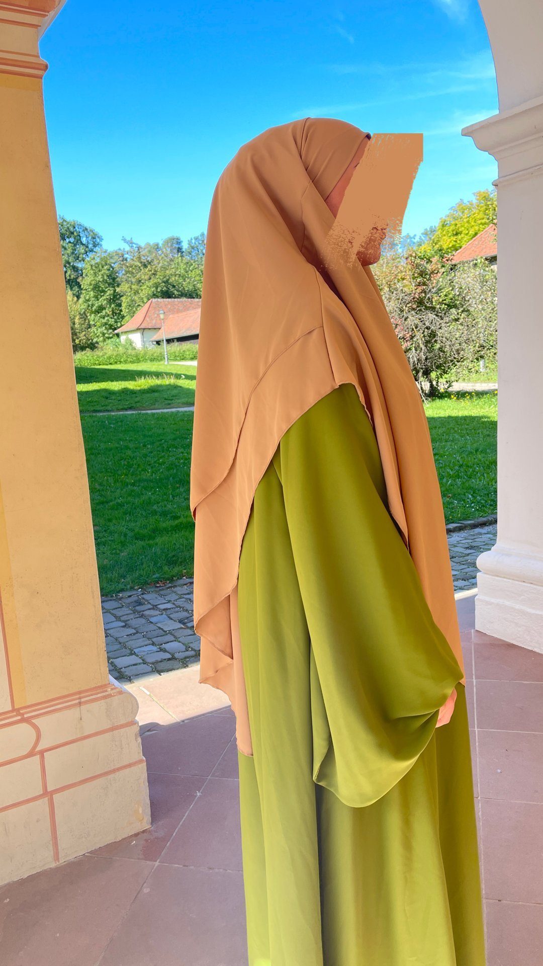 HIJABIFY Kopftuch Khimar zweilagig aus Medina Seide, Khimar zweilagig mit Niqabfunktion Beige