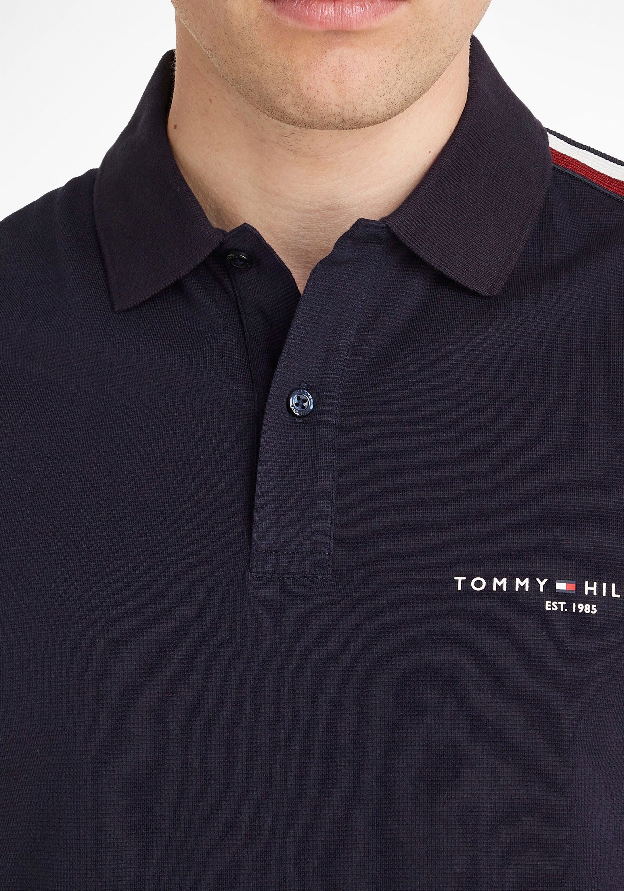 Streifenapplikationen Ärmel dunkelblau SLEEVE STRIPE am POLO Tommy REG Hilfiger GLOBAL mit Poloshirt