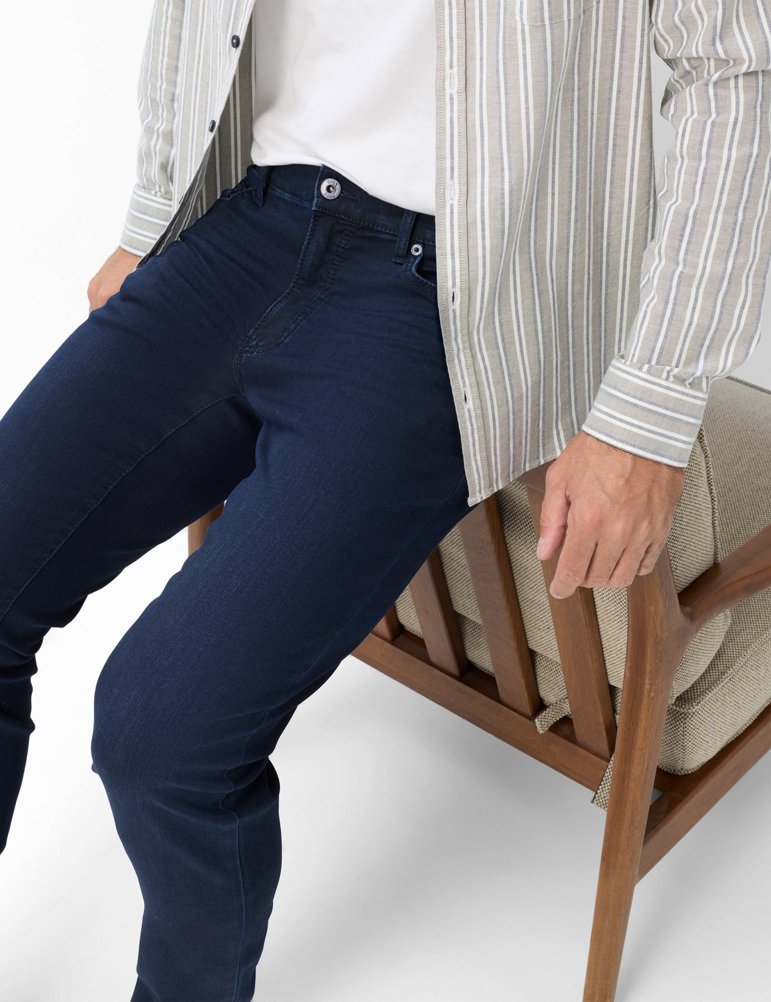 Brax 5-Pocket-Jeans Style CHUCK Hi-FLEX: Five-Pocket-Jeans im Modern Fit – Bild 3 von 5