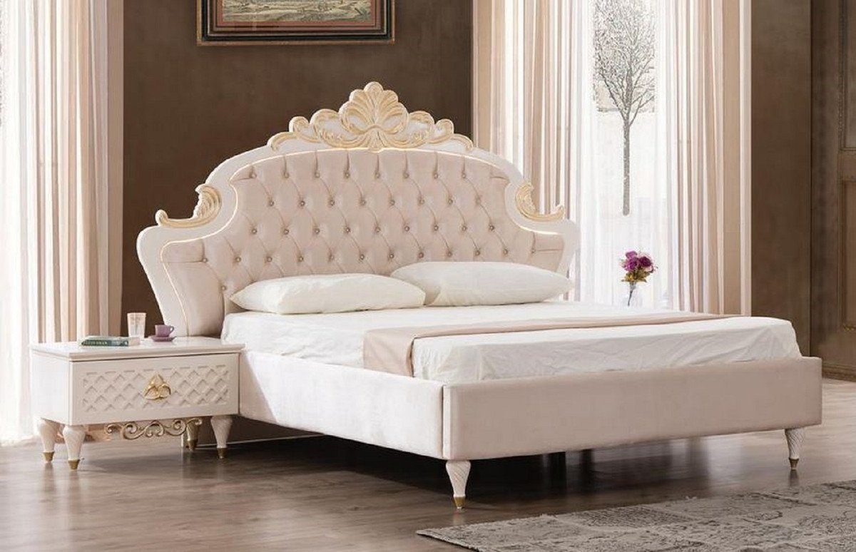 Casa Padrino Bett »Schlafzimmer Set Rosa / Weiß / Gold - 1 Doppelbett mit  Kopfteil & 2 Nachttische - Schlafzimmer Möbel - Edel & Prunkvoll«
