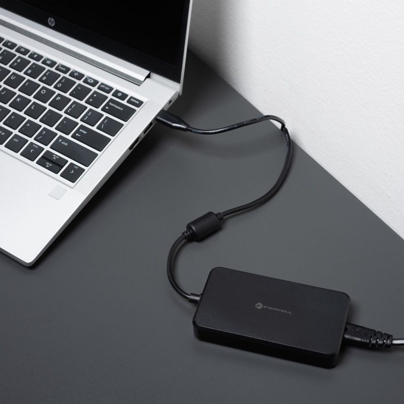Forcell F-ENERGY E856 Laptop-Ladegerät (Netzteil mit festem USB-C-Kabel, 6 Adapter, Netzkabel, Universell einsetzbares 65 W Netzteil mit 6 Adaptern und USB-C PD)