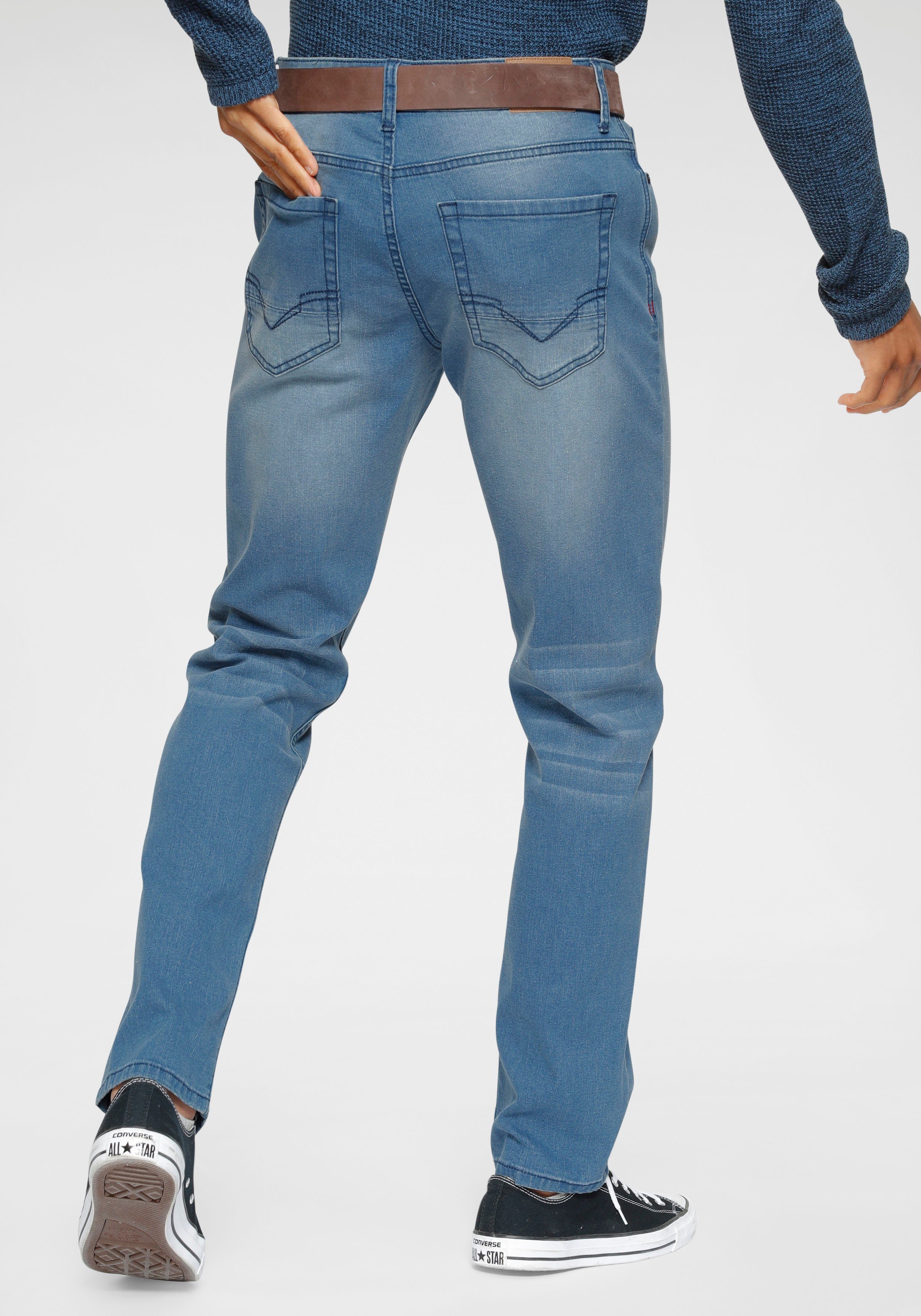 H.I.S Slim-fit-Jeans FLUSH Ökologische, wassersparende Produktion durch  Ozon Wash