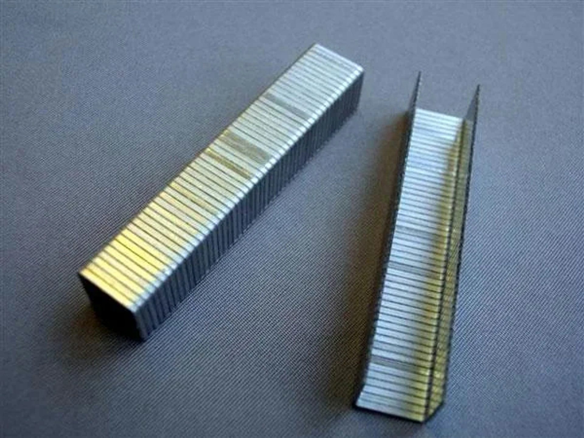 Westfalia Werkzeug Seilklammern 12 mm Flachdraht Tacker Klammern,1.000 Stück, 1,2 mm