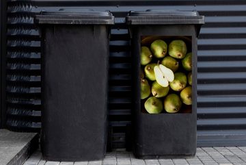MuchoWow Wandsticker Große Birnen in einer Schüssel und eine in Scheiben geschnittene Birne (1 St), Mülleimer-aufkleber, Mülltonne, Sticker, Container, Abfalbehälter