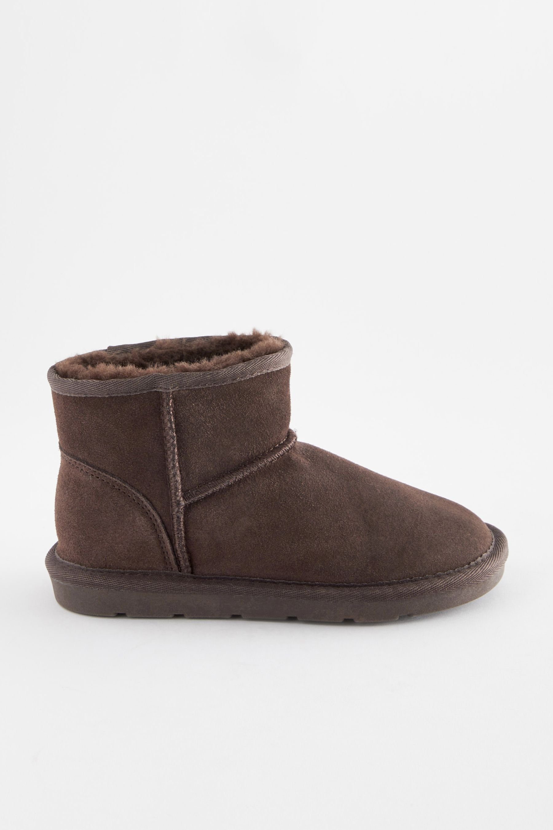 Next Wasserabweisende, warm gefütterte Schlupfstiefel Winterstiefelette (1-tlg) Chocolate Brown Suede