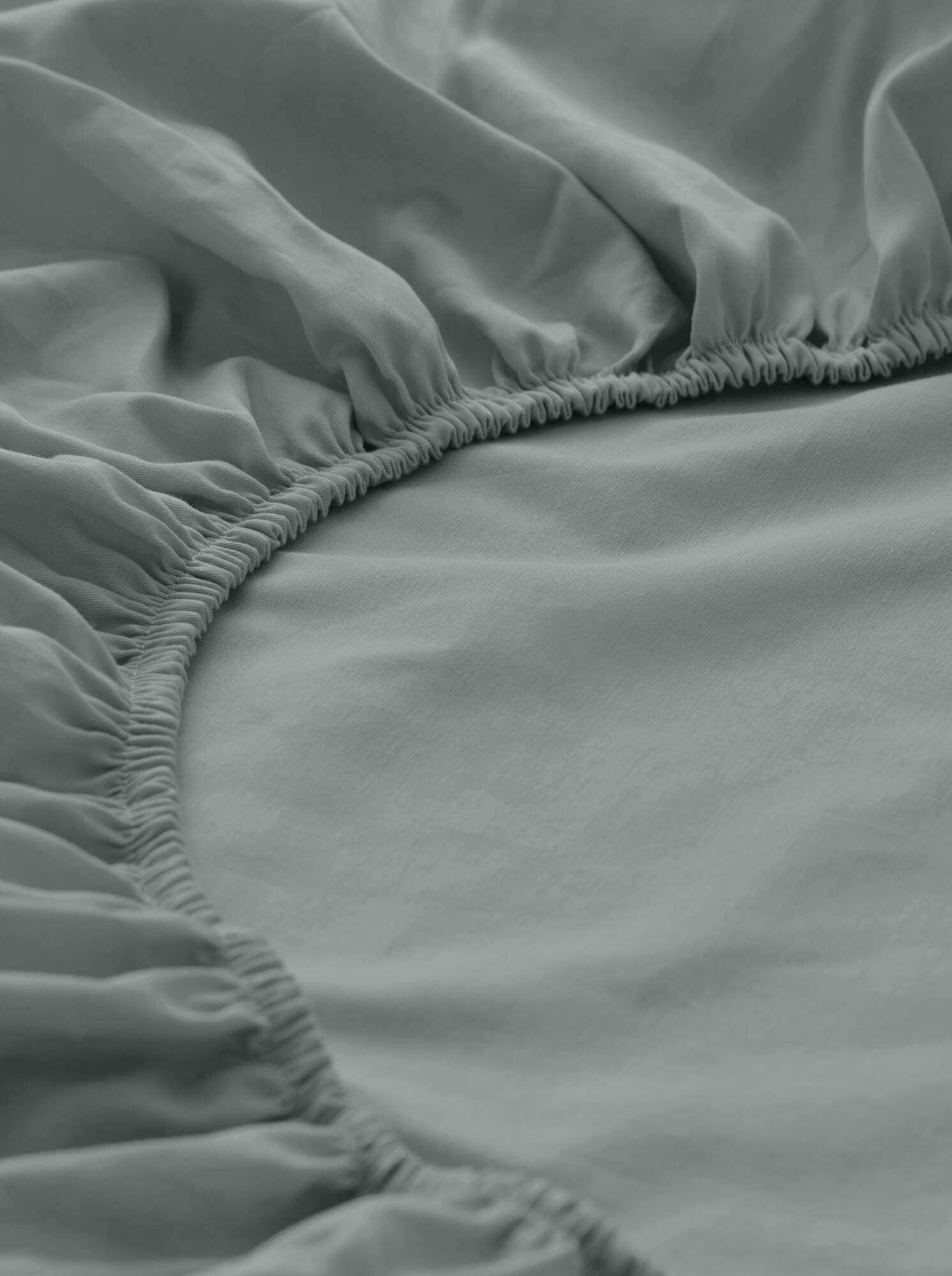 Hessnatur Spannbettlaken aus reiner Bio-Baumwolle, Web, Gummizug: Satin Spannbettlaken, (1 Stück)
