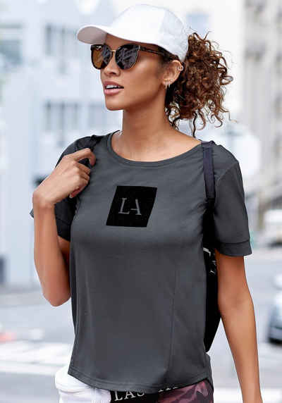 LASCANA ACTIVE T-Shirt mit Teilungsnähten und Logodruck