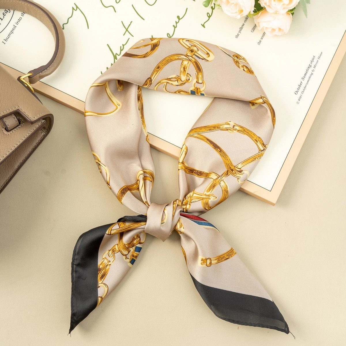 LK Trend & Style Modetuch Quadratisches Tuch 70x70 Seideneffekt, (Hochwertiges Muttertag Geschenk), Seidenoptik, leicht, weich und fließend