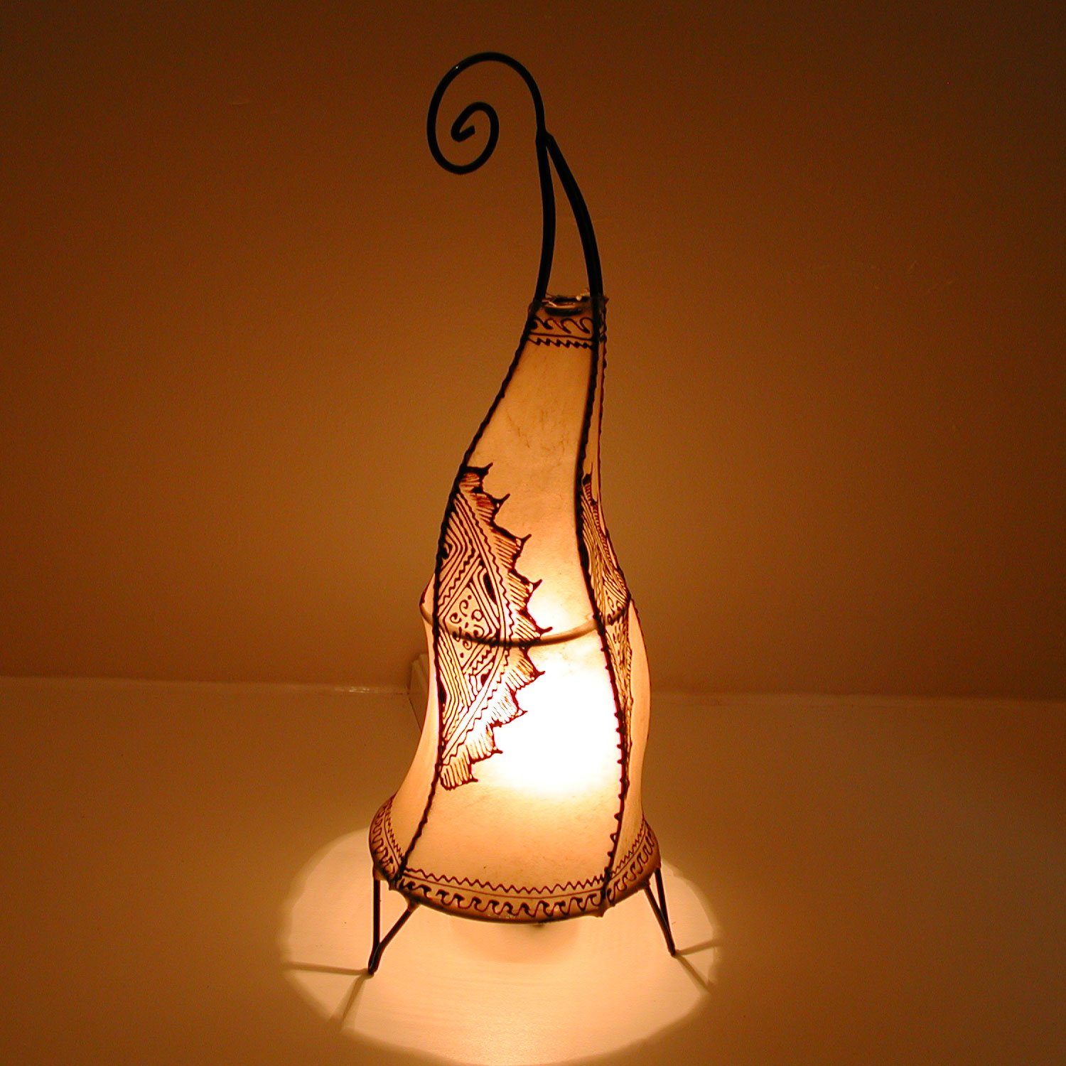 Casa Moro Stehlampe Marokkanische Hennalampe Stehlampe Hissan H60 cm weiss, ohne Leuchtmittel, Handbemalte Lederlampe Hennaleuchte aus echtem Leder L1780