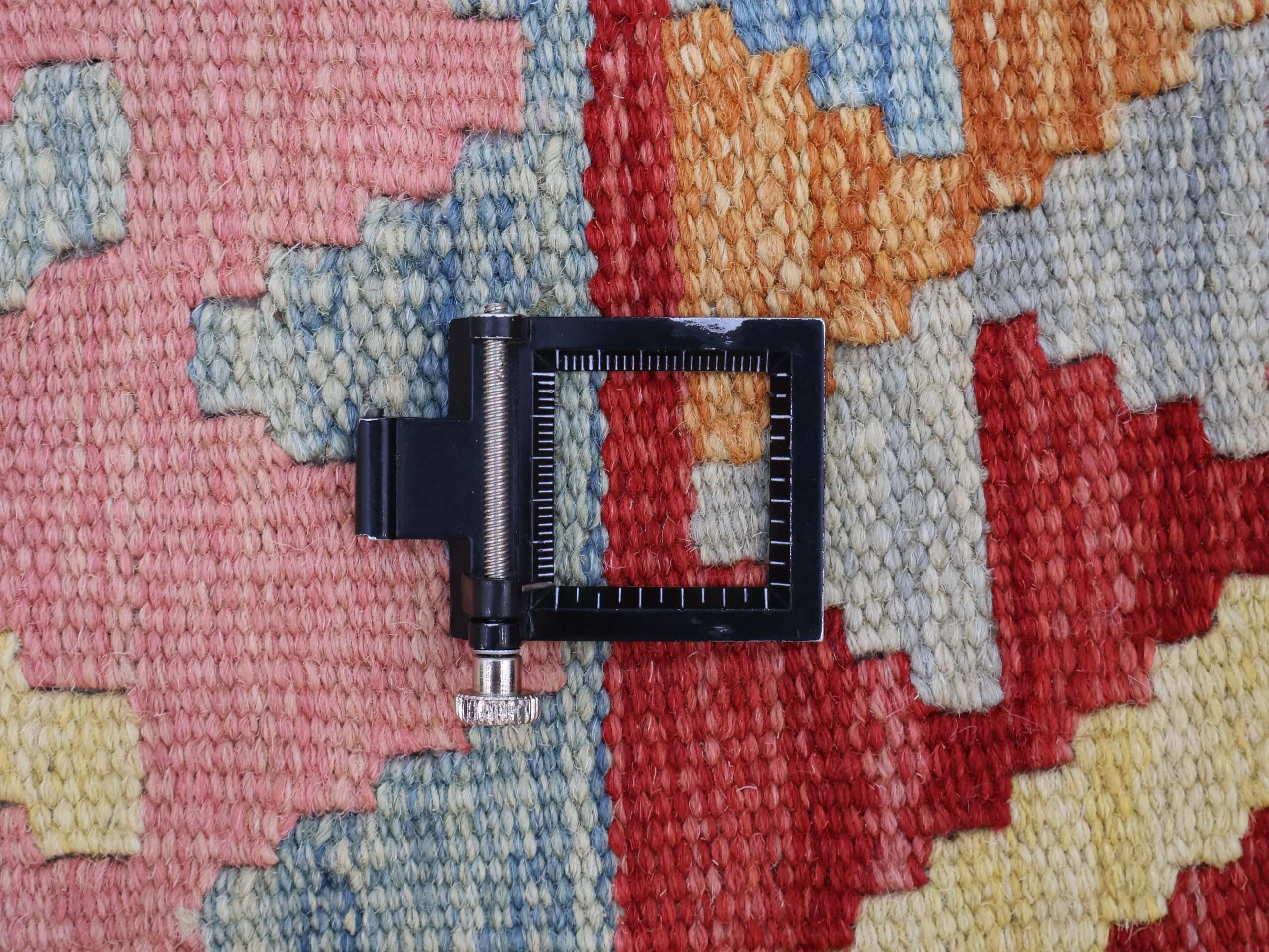 CABBEL Orientteppich 112x80 cm Kilim Multicolor Kelim Teppich Schurwolle Handgewebt Unikat, rechteckig, Höhe: 4 mm, 100% Schurwolle – weich und pflegeleicht