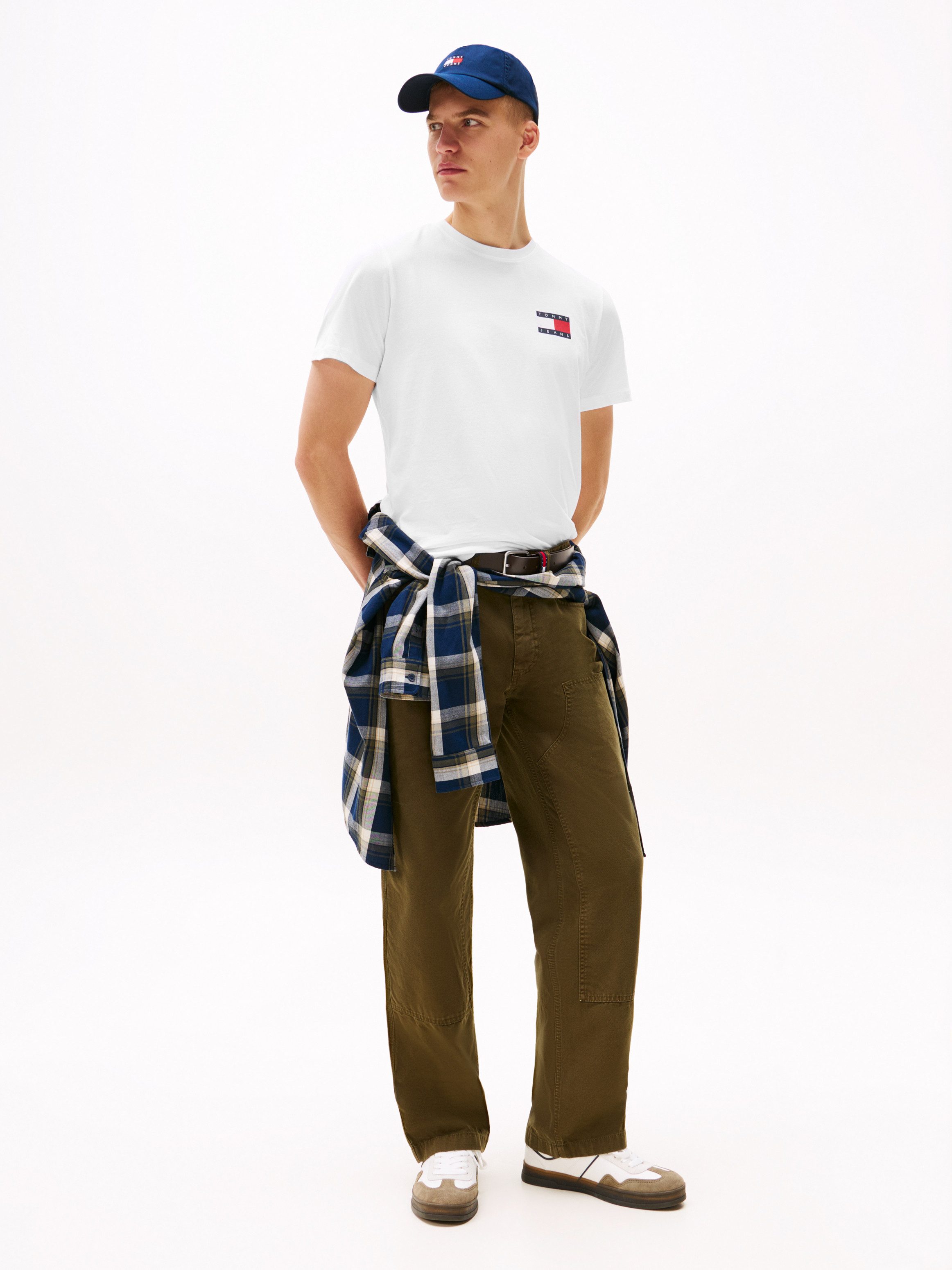 Tommy Jeans T-Shirt TJM SLIM FIT ESSENTIAL FLAG mit Rundhalsausschnitt