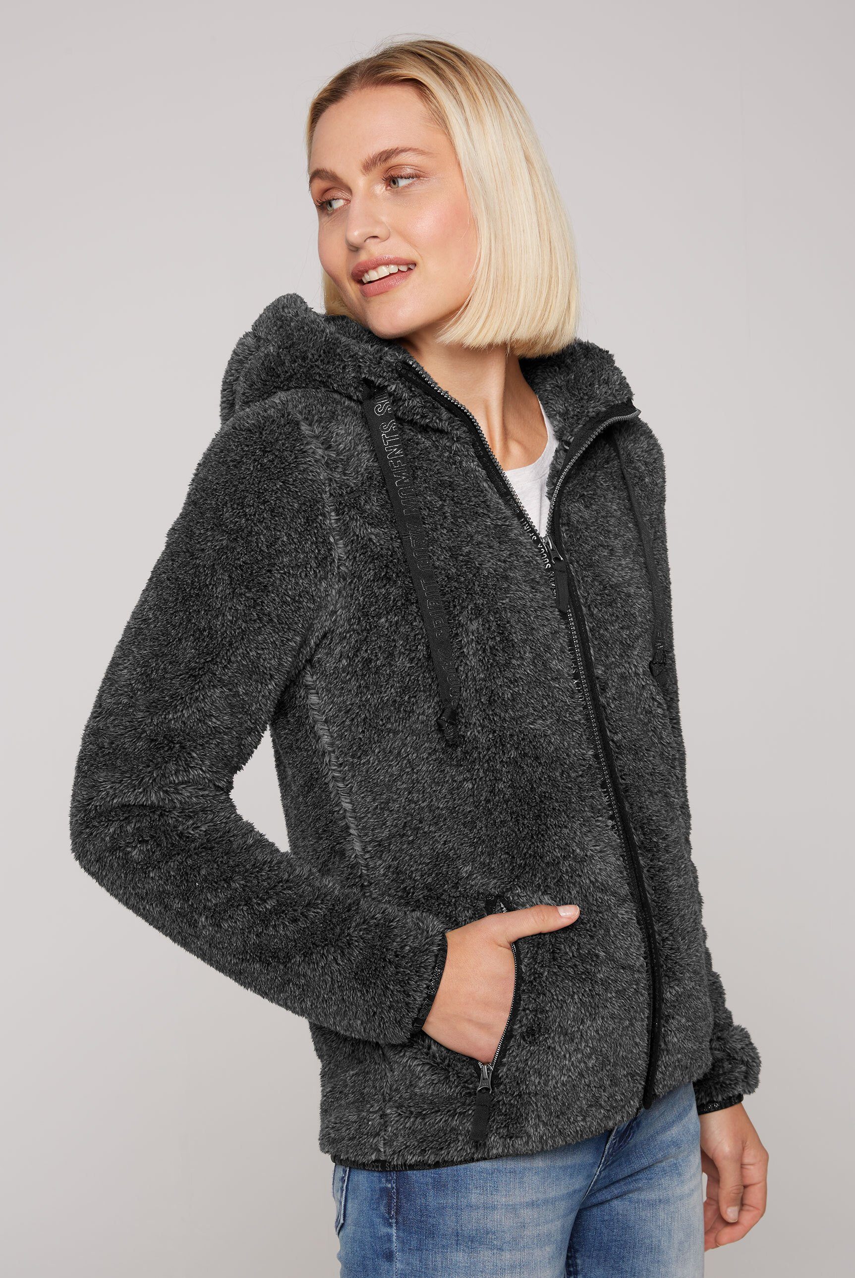 elastischen mit Saumabschlüssen SOCCX Kapuzensweatjacke