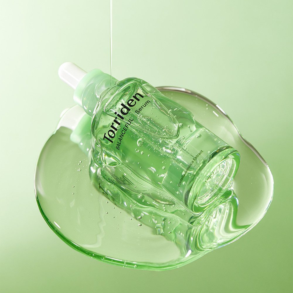 Torriden Gesichtsserum BALANCEFUL CICA CALMING SERUM, für empfindliche Haut, reduziert Rötungen und beruhigt effektiv