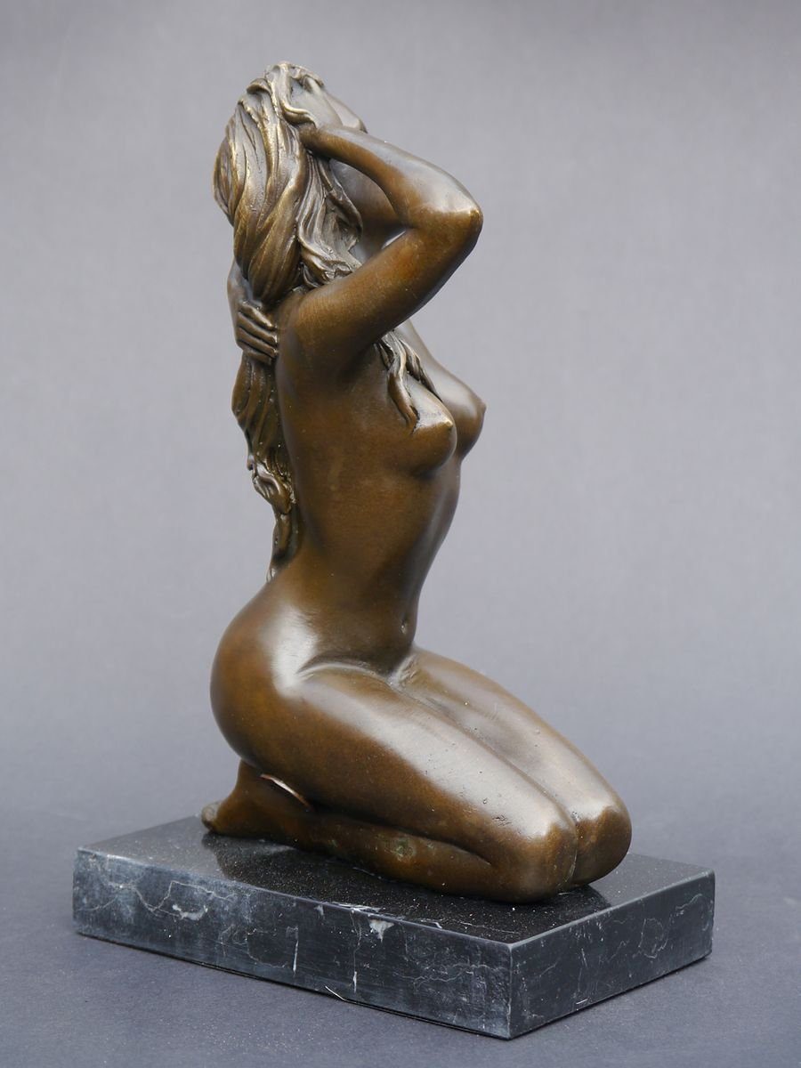 Marmorsockel Erotische AFG Dekoobjekt Bronze Figur auf Frauenakt edlem
