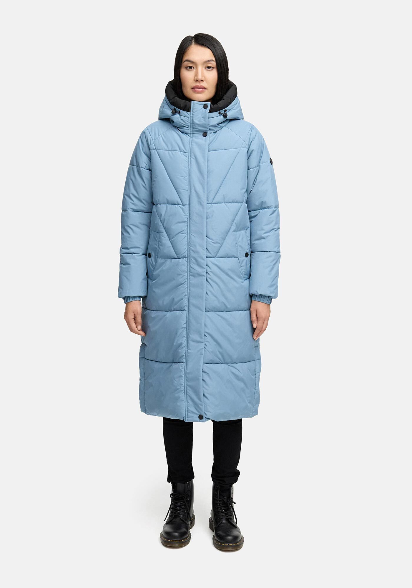 Marikoo Winterjacke Yaskaa mit praktischen Seitenschlitzen am unteren Saum