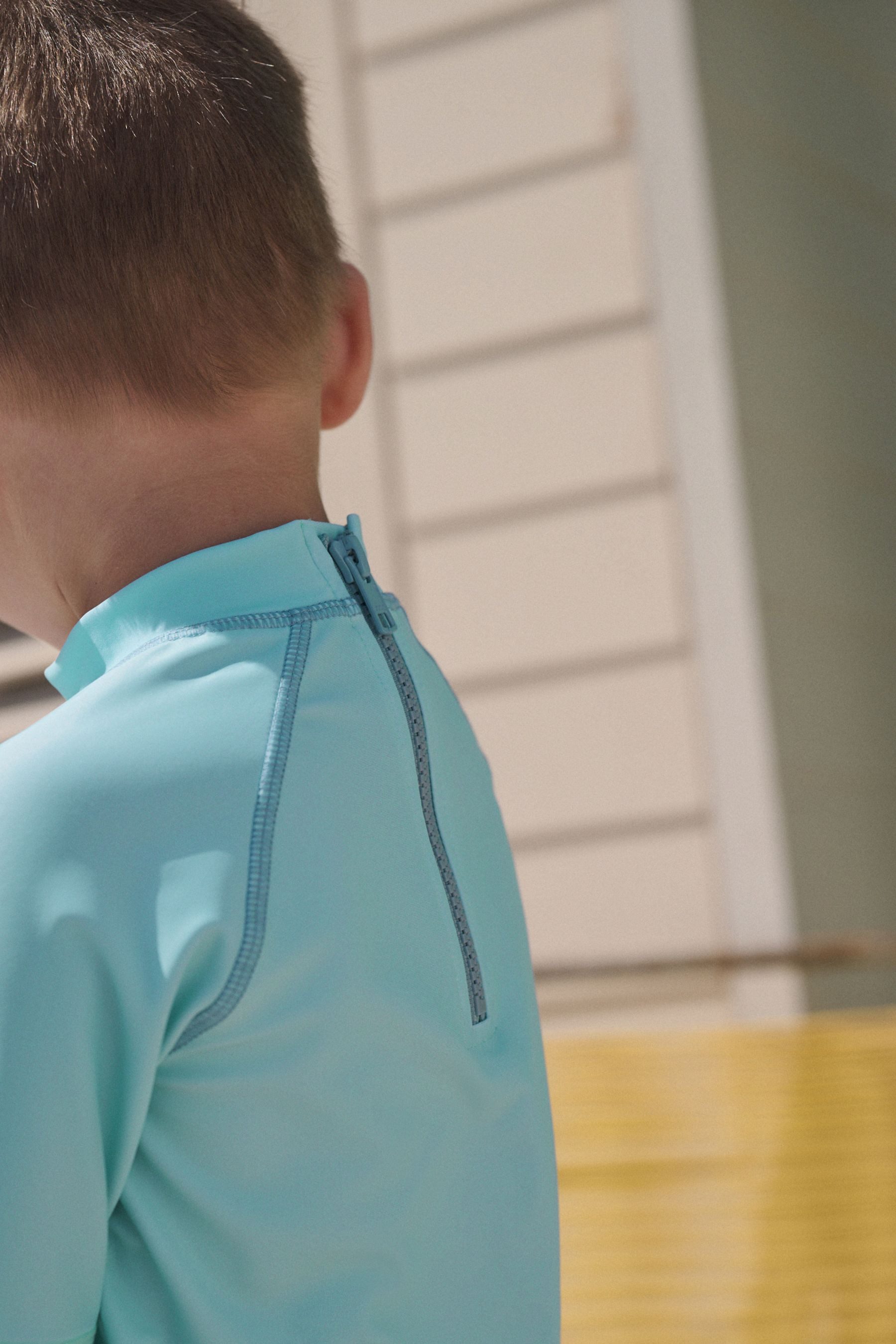 Next Badeanzug Rash-Trägertop und Badeshorts im Sonnenschutzset (2-St)