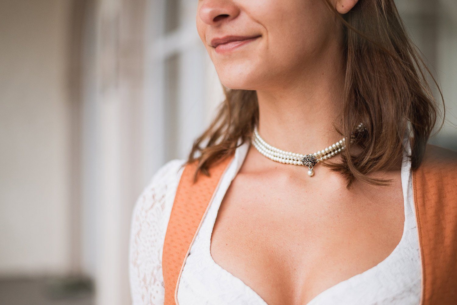 LUISIA® Kette mit Anhänger Perlencollier 'Nyala' 3-reihig mit Kristall von Sw – Bild 2 von 4