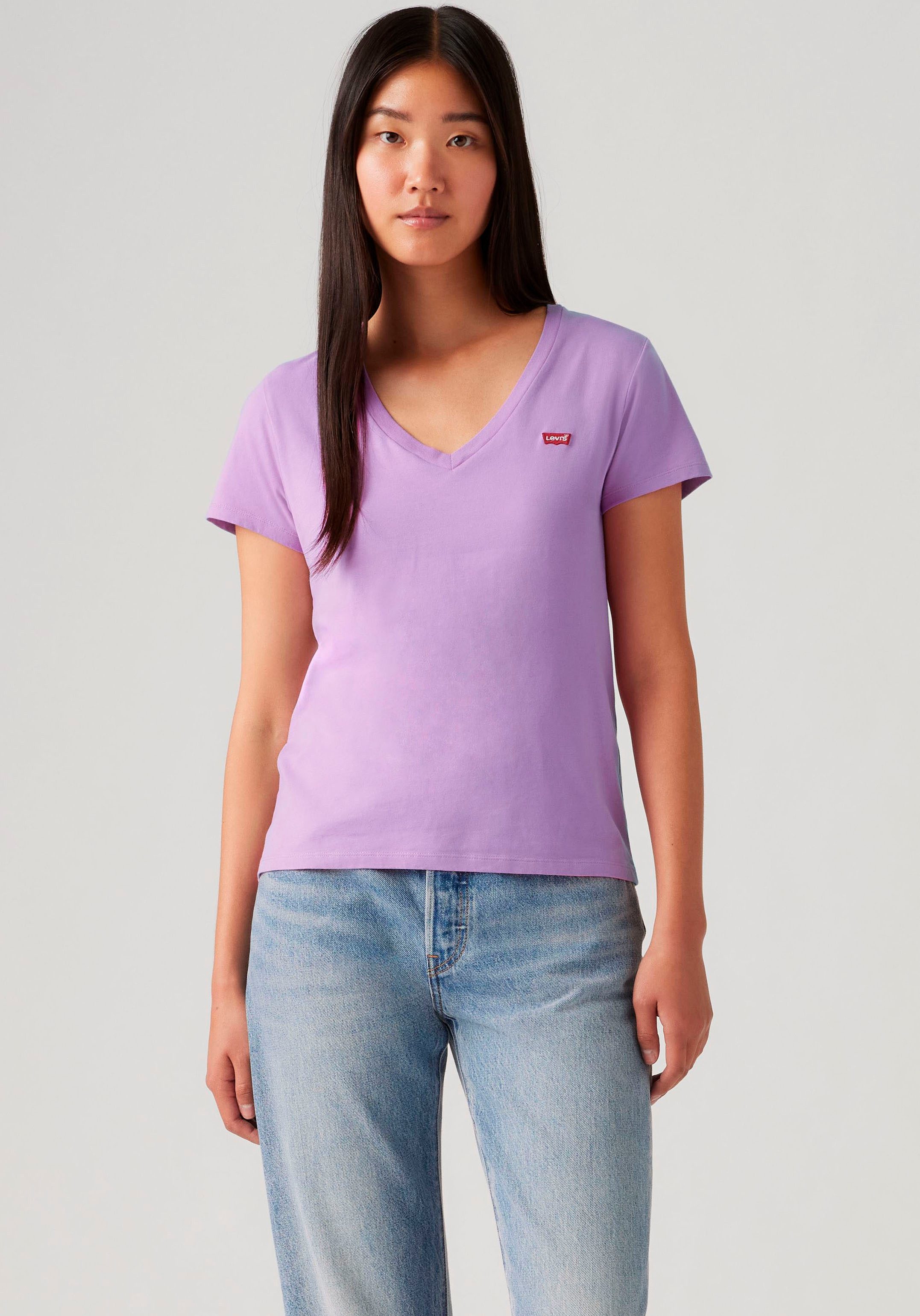 Levi's® V-Shirt Perfect Tee mit kleinem Batwing- Logo