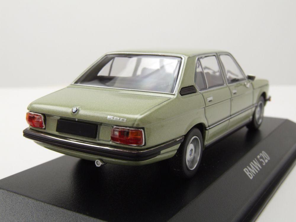 Maxichamps Modellauto BMW 520 E12 1972 grün metallic, Maßstab 1:43