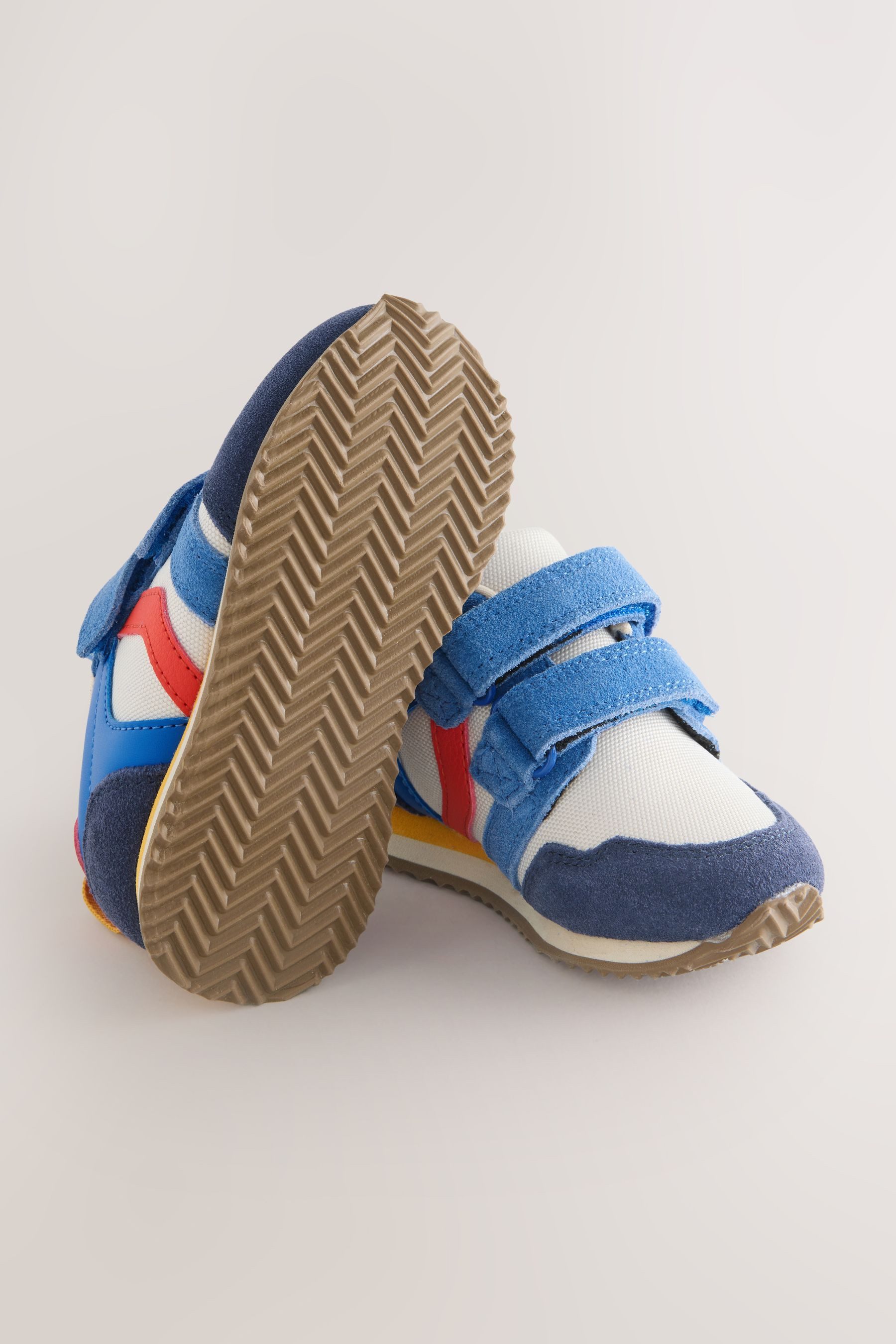 Next Turnschuhe mit zwei Klettverschlussriemen Sneaker (1-tlg)
