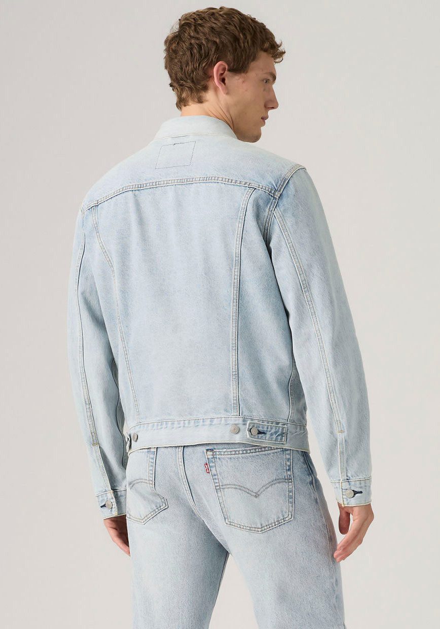 Levi's® Jeansjacke VINTAGE FIT TRUCKER JKT mit Knopfleiste