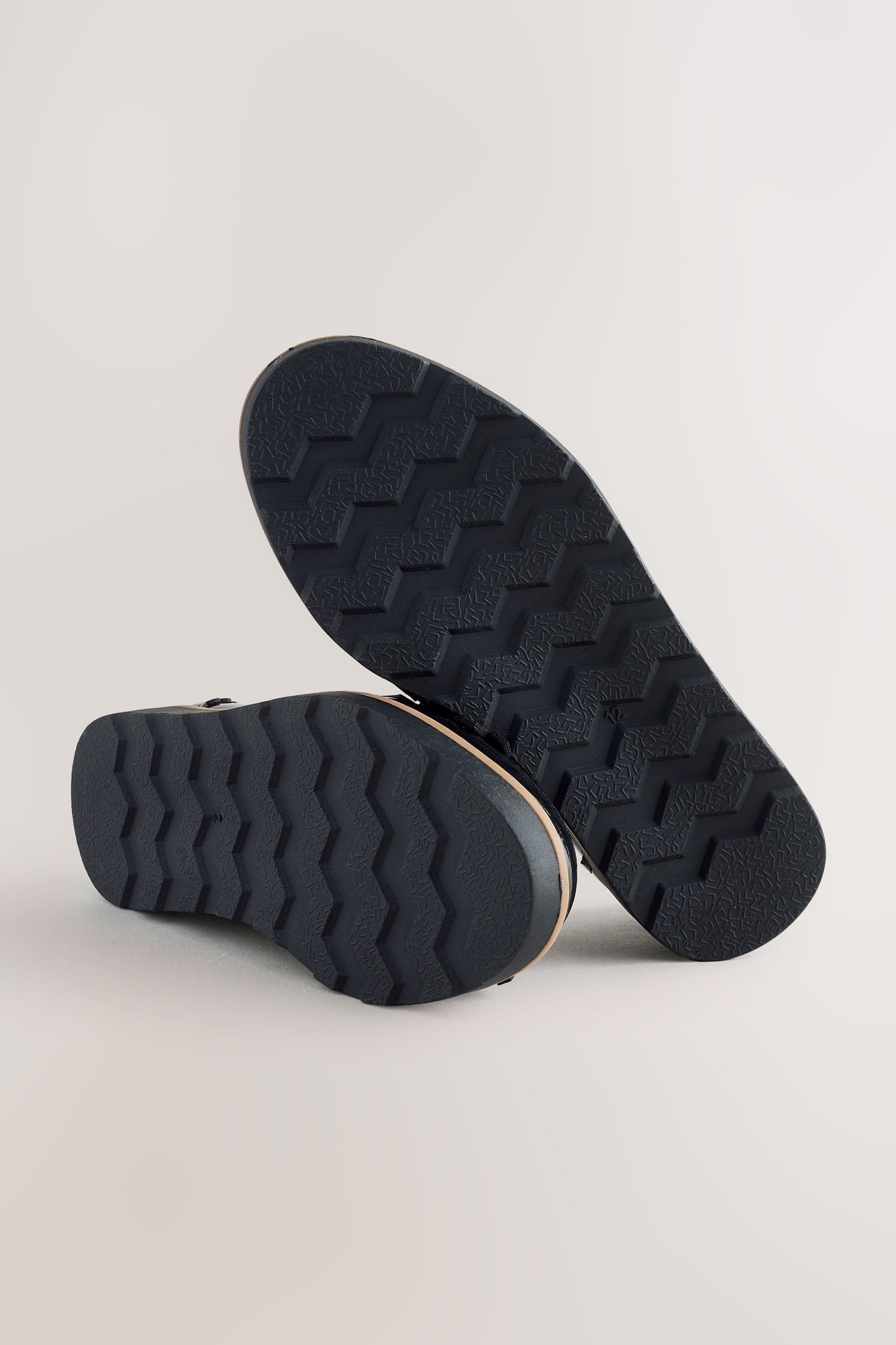 Next Loafer mit Fransen, schmale Passform (E) Loafer (1-tlg)