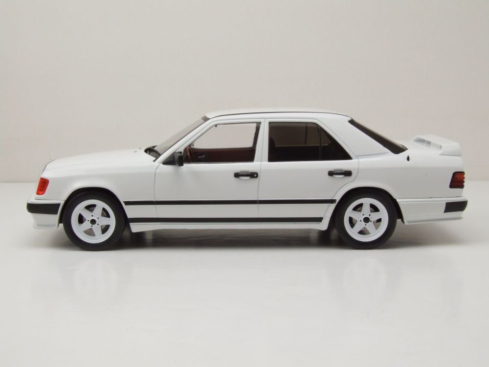 MCG Modellauto Mercedes W124 Tuning 1986 weiß, Maßstab 1:18