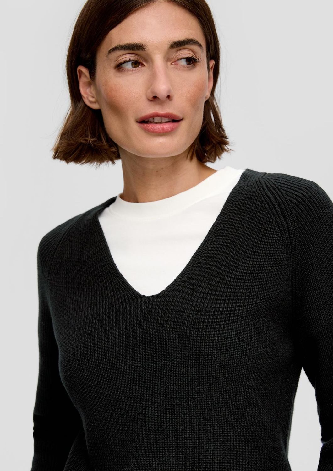 s.Oliver V-Ausschnitt-Pullover Basic (1-tlg) V-Ausschnitt, lamgarm