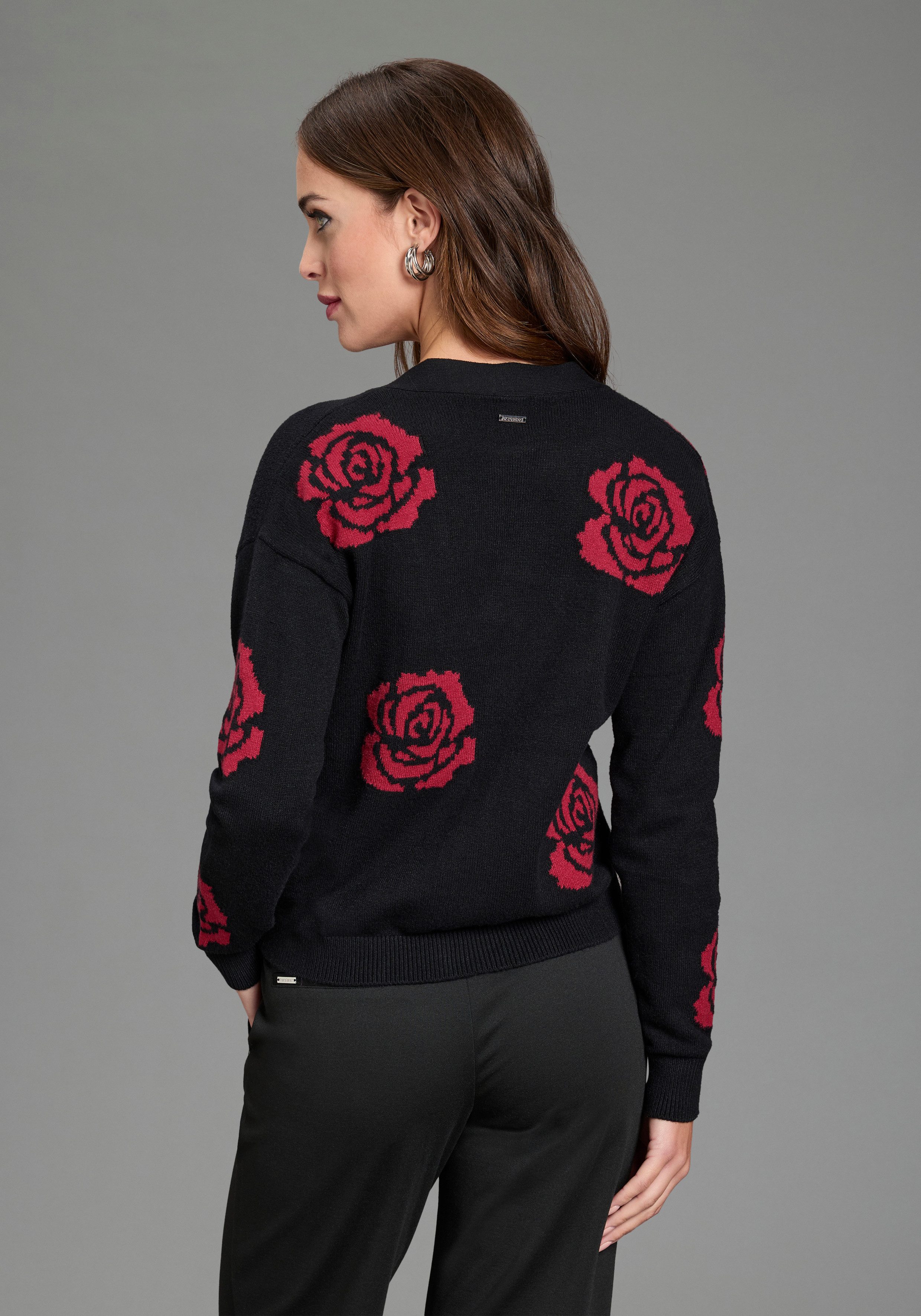 Bruno Banani Cardigan aus Jacquard-Strick mit Muster, kurze Form, mit V-Ausschnitt, lässig geschnittene Passform – Bild 3 von 5