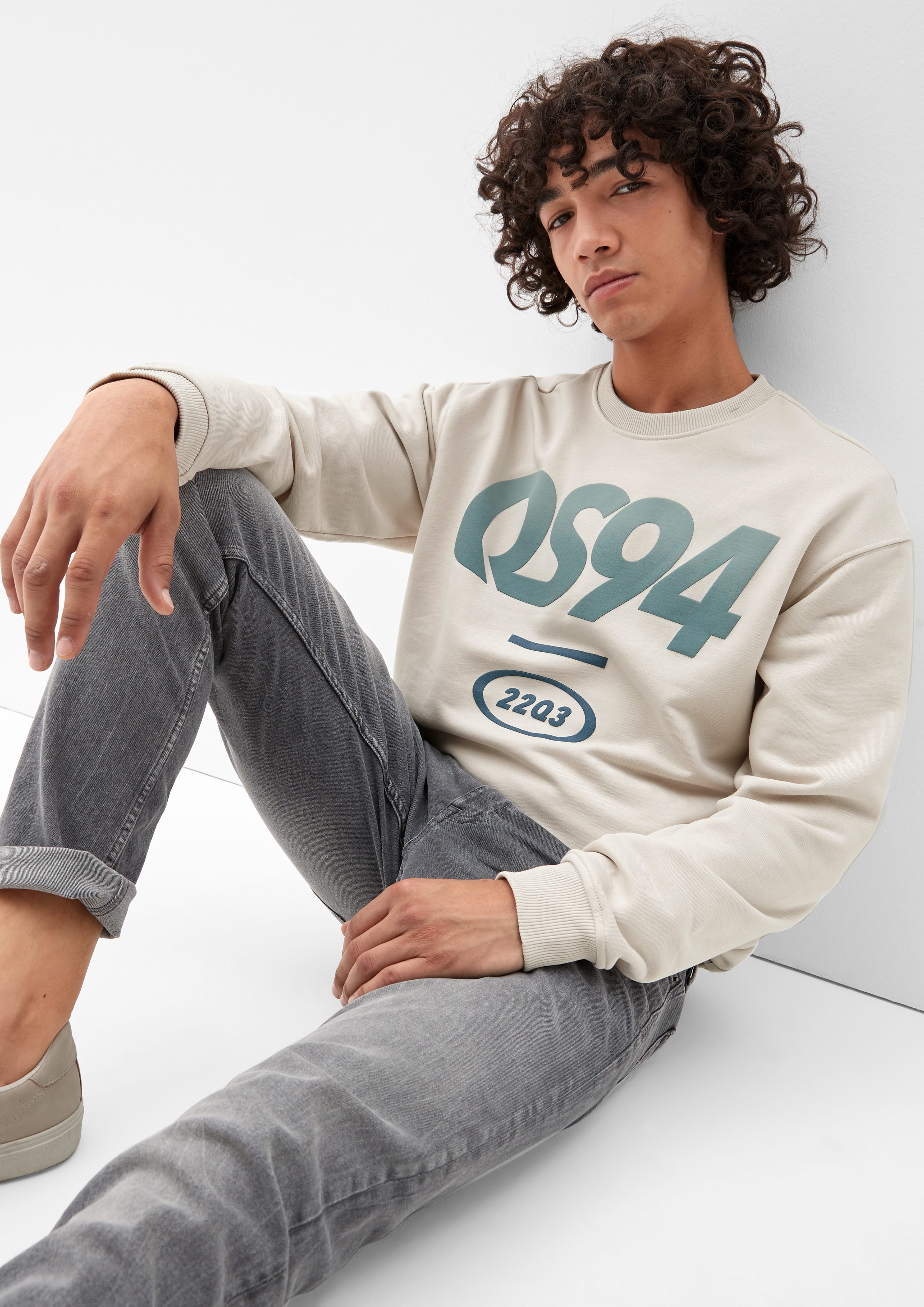 QS Sweatshirt Sweatshirt mit Frontprint Rippblende, Rippbündchen wollweiß