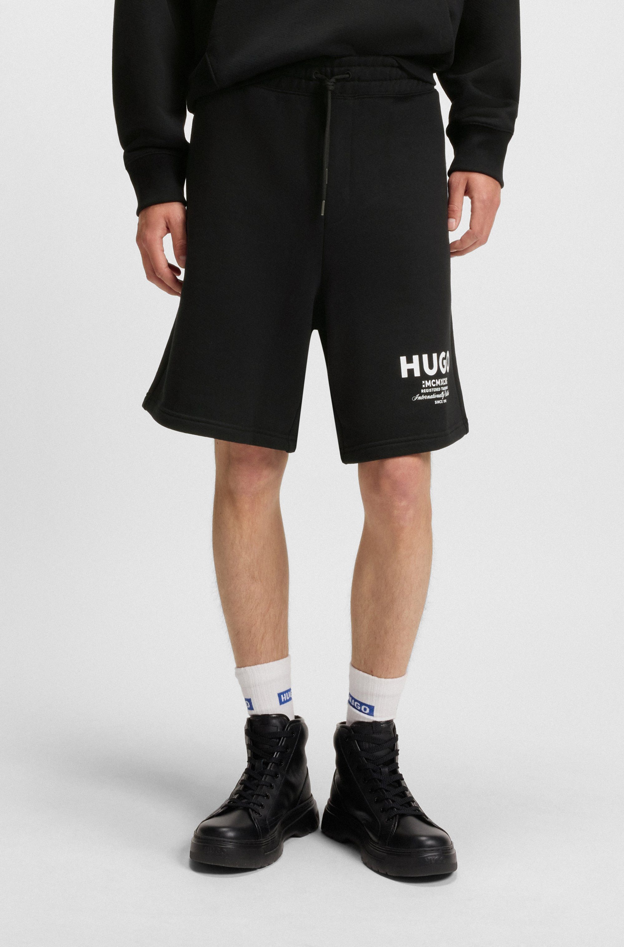 HUGO Blue Sweatshorts Nomario mit großem Druck günstig online kaufen