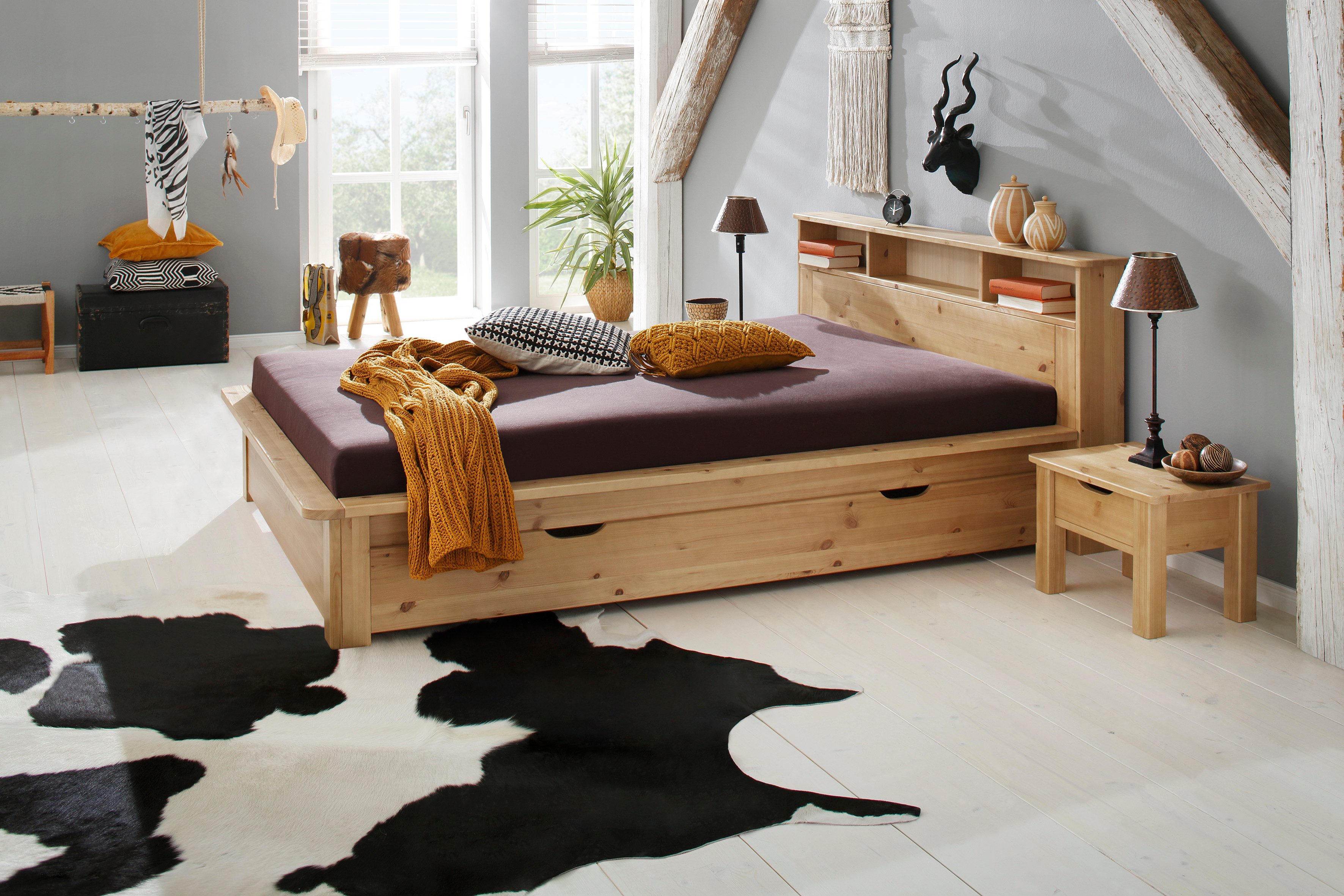 OTTO home Massivholzbett "KERO"Stauraum im Kopfteil, zertifiziertes Massivholz (Kiefer), optional mit Schublade