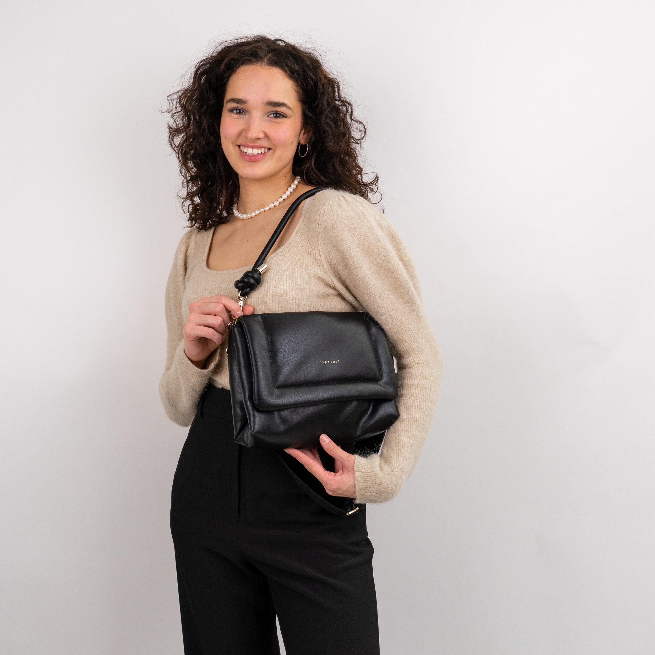 Expatrié Umhängetasche Zoe Medium Handtasche Damen Stylische Tasche, Veganes Kunstleder, Verstellbarer Schultergurt