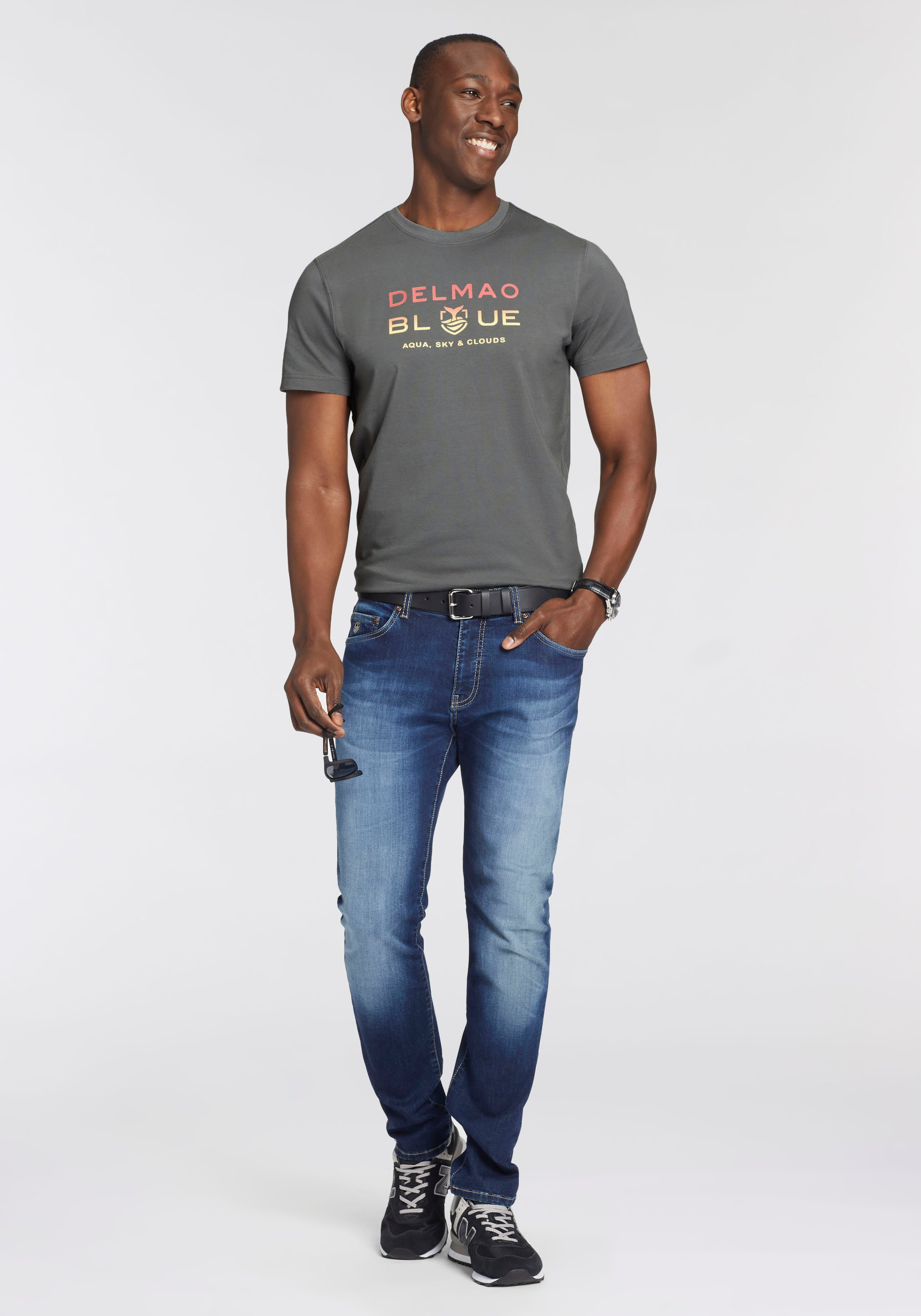 DELMAO T-Shirt Kurzarm, bedruckt, Rundhals, aus 100% Baumwolle