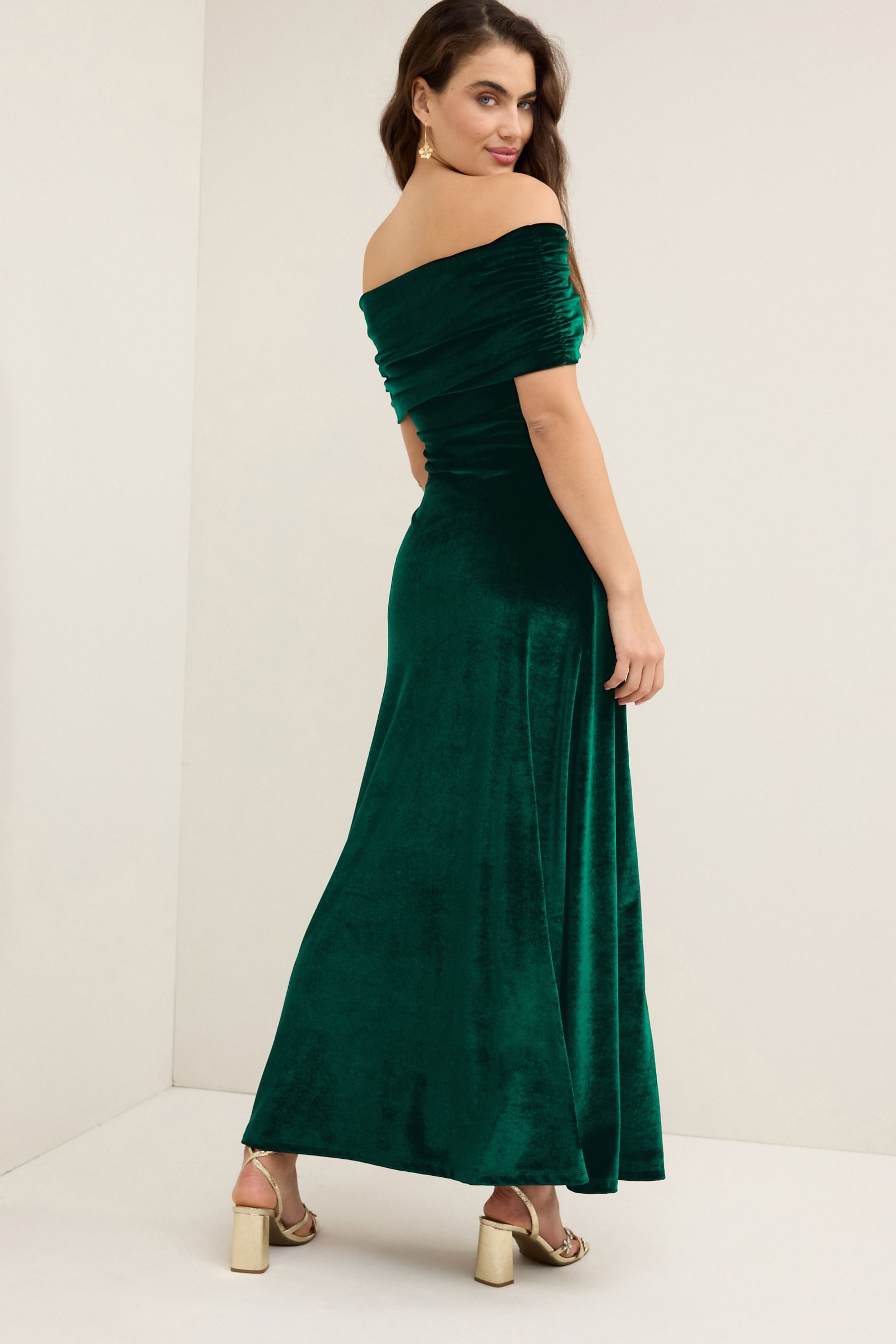 Next Maxikleid Schulterfreies Maxikleid aus Samt günstig online kaufen