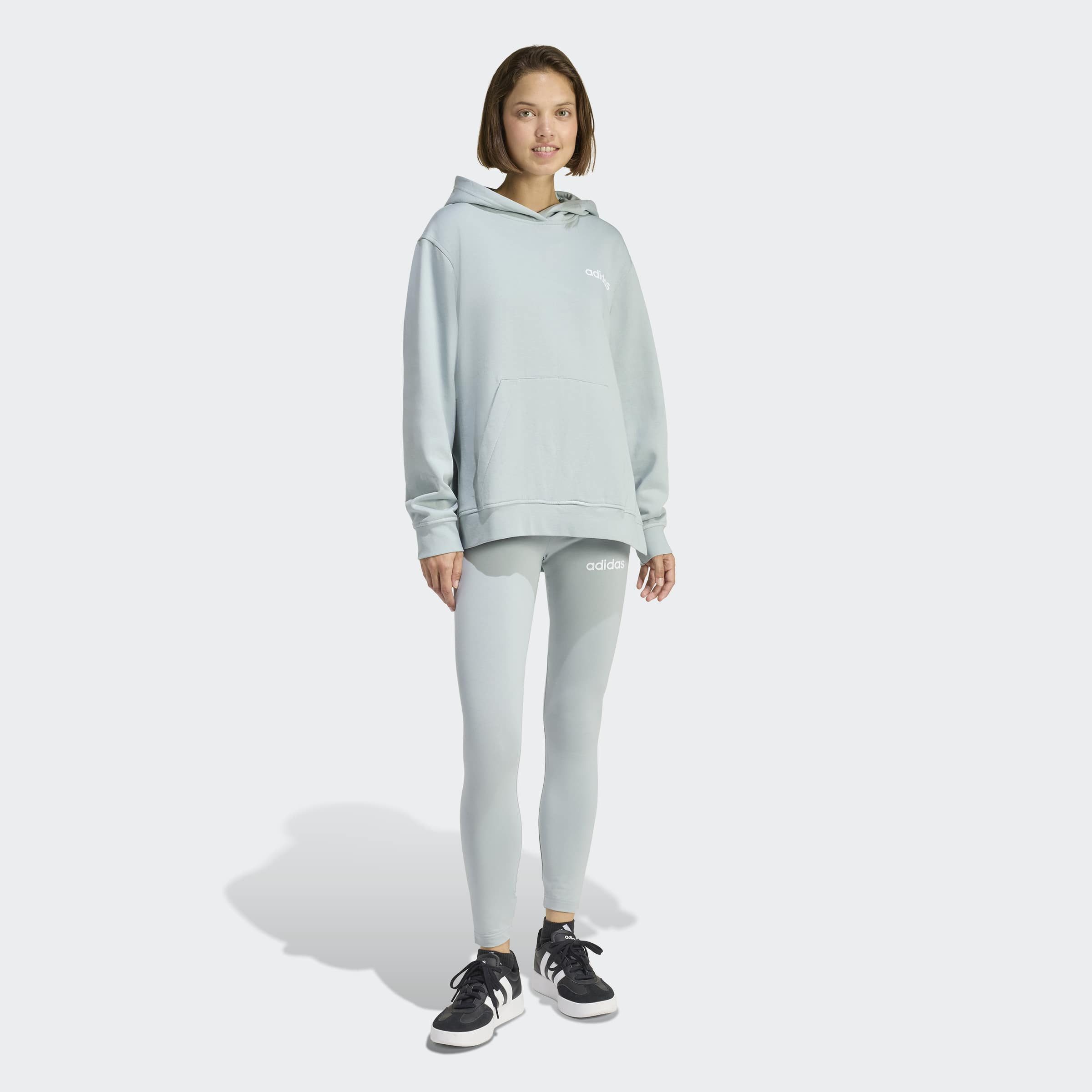 adidas Sportswear Trainingsanzug W LEISURE TS (2-tlg), zweiteiliges Set, für Erwachsene, aus Baumwolle