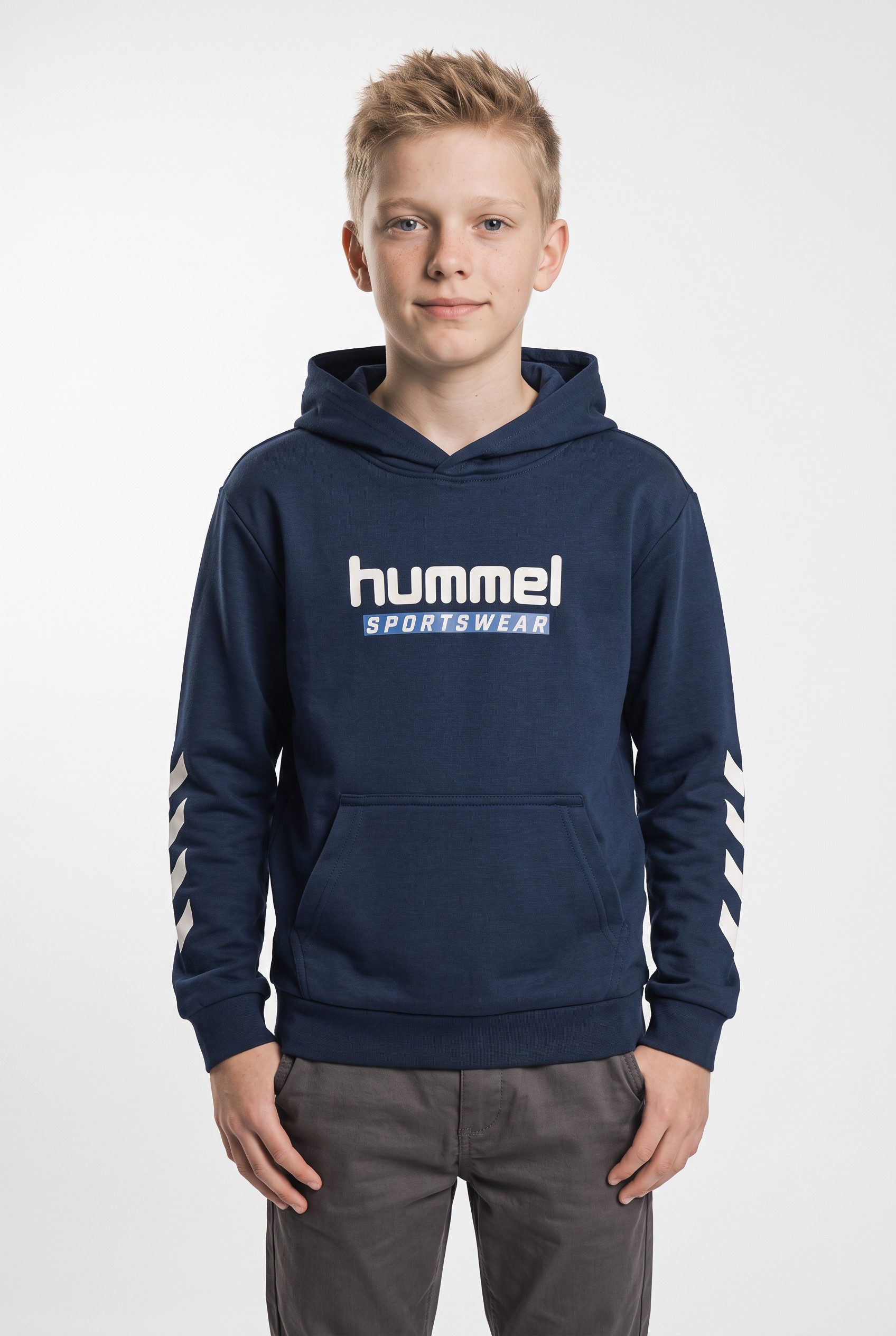 hummel Kapuzensweatshirt mit Kängurutasche, im sportlichen Stil