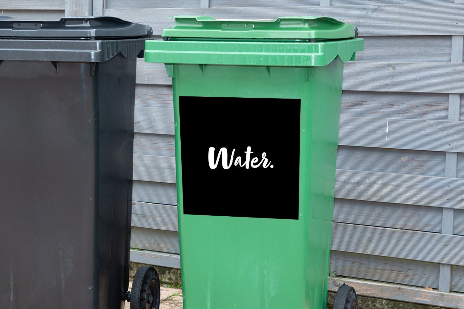 Zitate Sticker, St), Trinken (1 MuchoWow Wasser Mülleimer-aufkleber, - Mülltonne, - Container, Wandsticker - Text Abfalbehälter