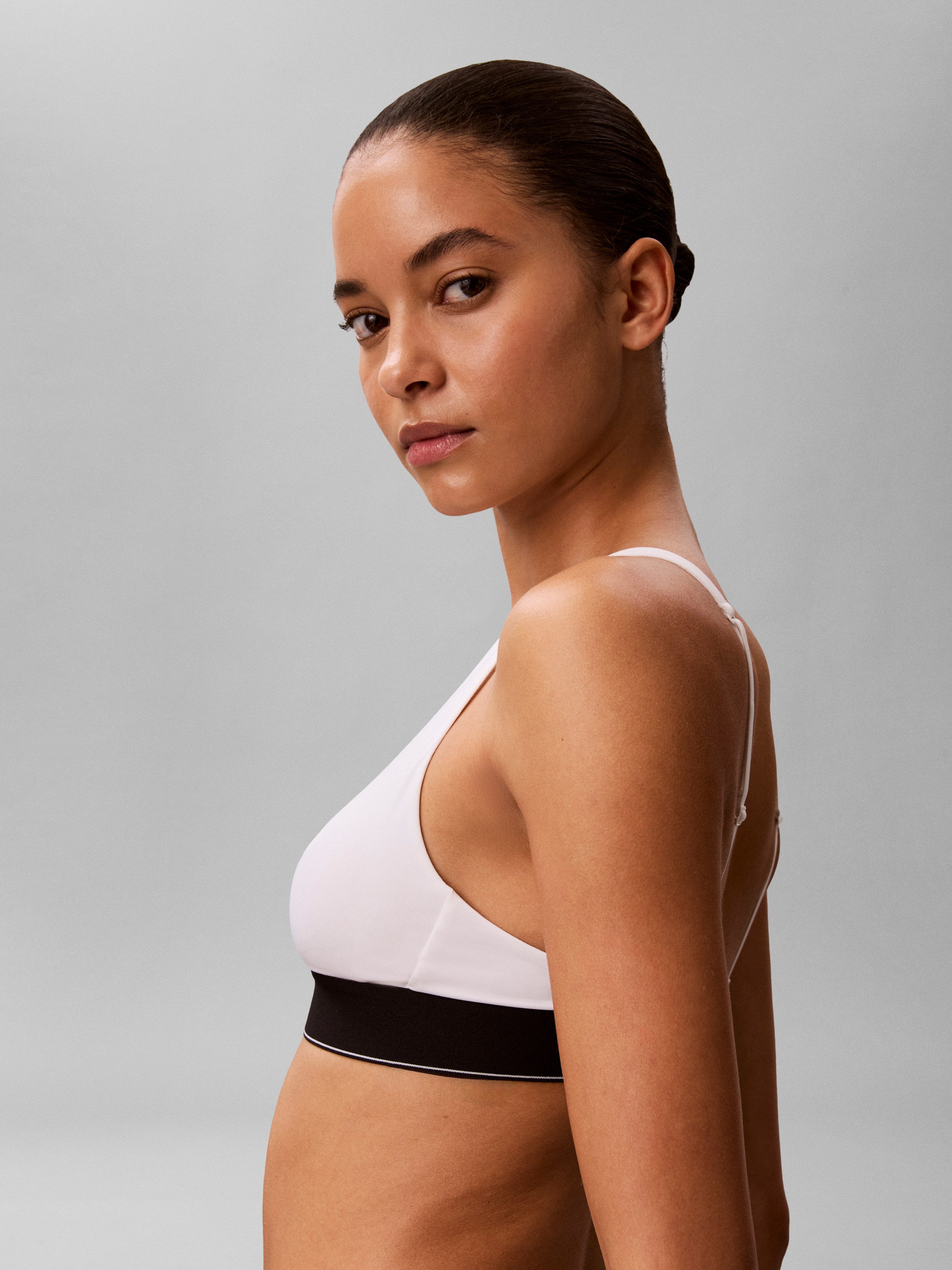 Calvin Klein Underwear Triangel-BH LIGHTLY LINED TRIANGLE Körpernahe Passform mit verstellbaren Trägern