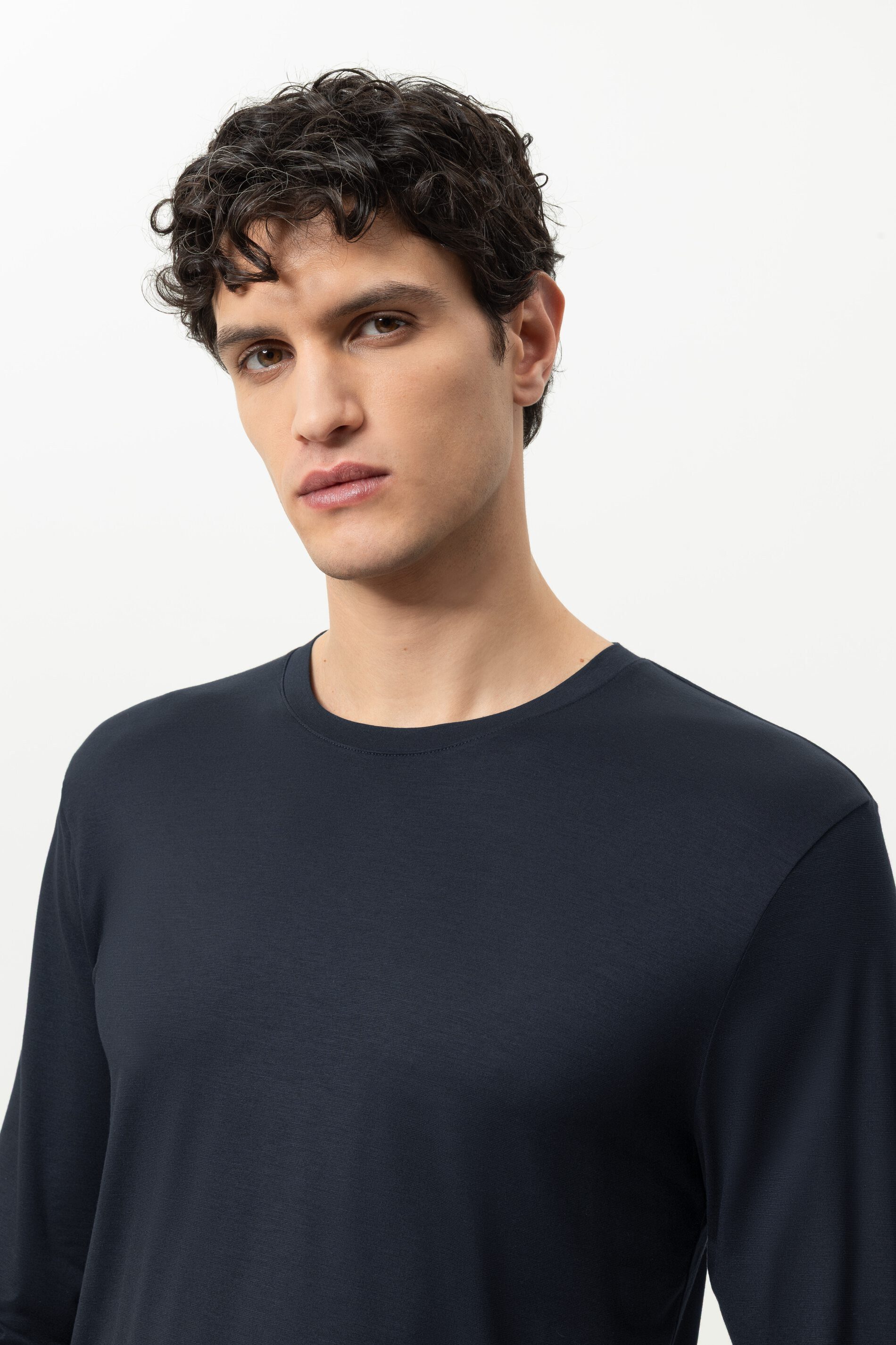 Mey Langarmshirt Mey Langarm-Shirt Serie Selection Uni T-Shirt (1-tlg) Premium Shirt, zeitloses Design, Modal-Mix, Rundhals