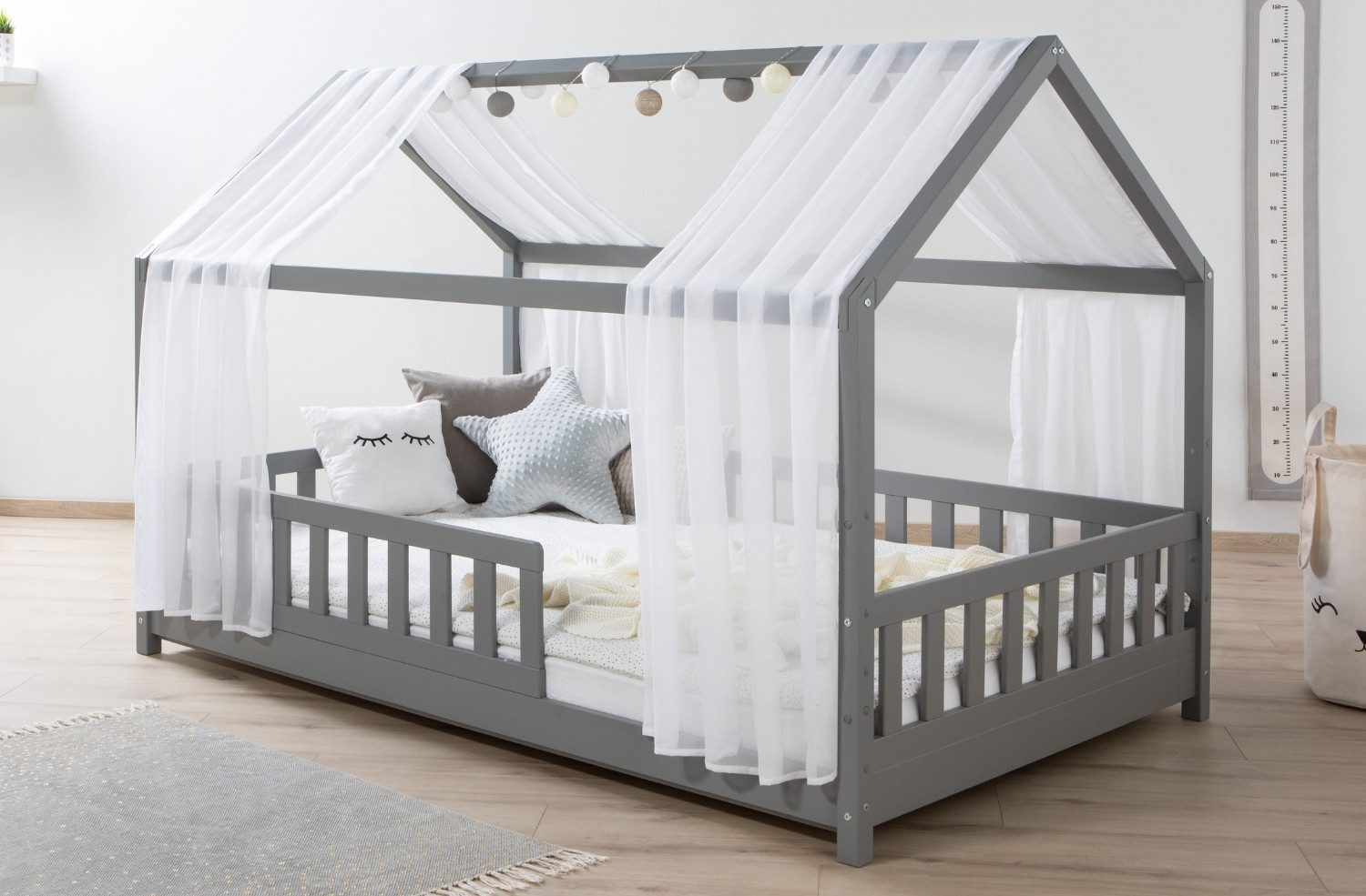 Ticaa Hausbett Kim mit Rausfallschutz aus Kiefer, Kinderbett 120x200, inkl. günstig online kaufen