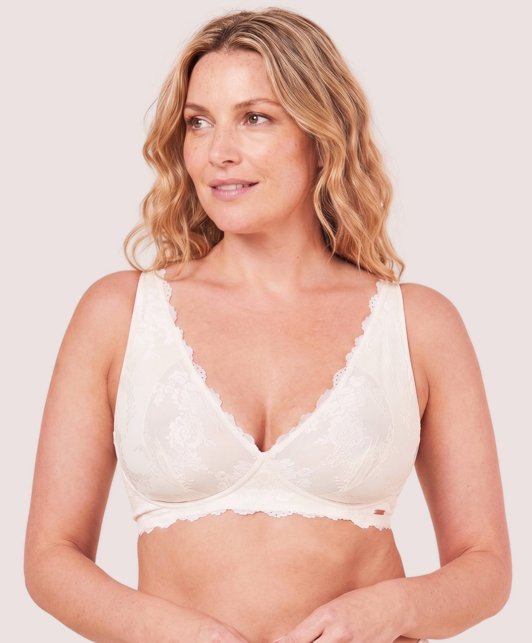 Royal Lounge Intimates Bralette Royal Dream Champagner, Komlett nahtlos, integrierte Schlinge,Support