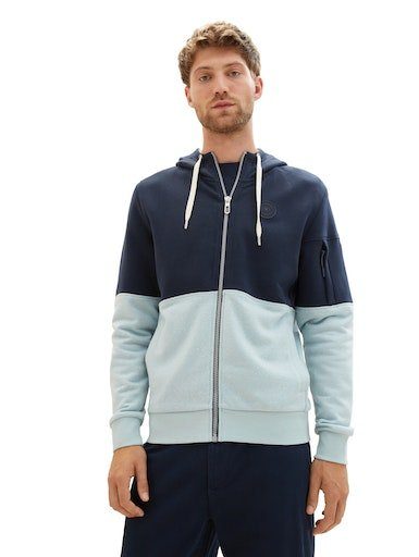 TOM TAILOR Kapuzensweatjacke mit auf Brust blue der Markenlabel captain sky