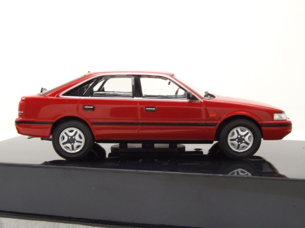 ixo Models Modellauto Mazda 626 1987 rot, Maßstab 1:43, Sammlerauto