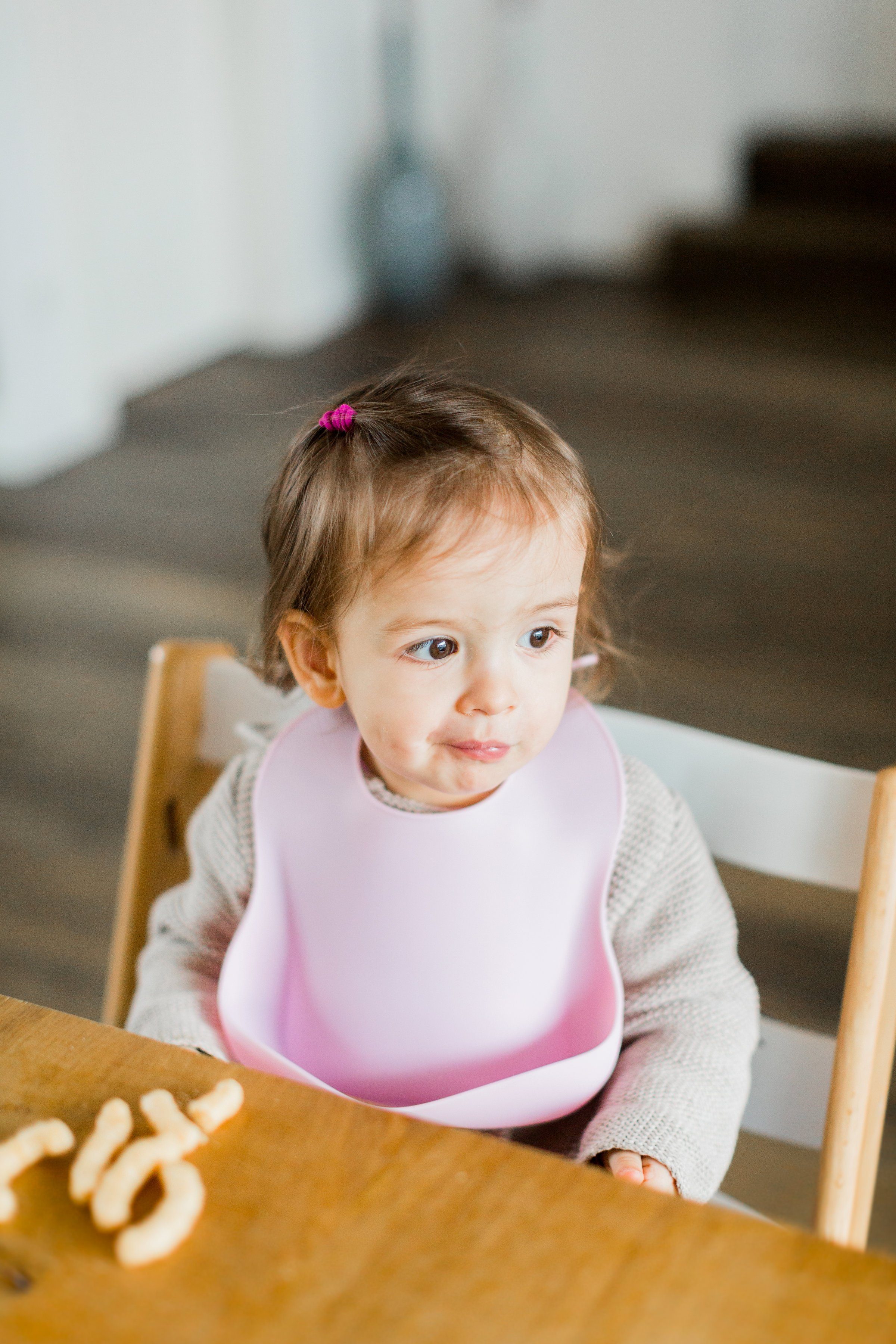 KINDSGUT Lätzchen Silikonlätzchen, (1-St), Tisch-Hilfe, zartrosa, BPA-frei, für Babys und Kleinkinder