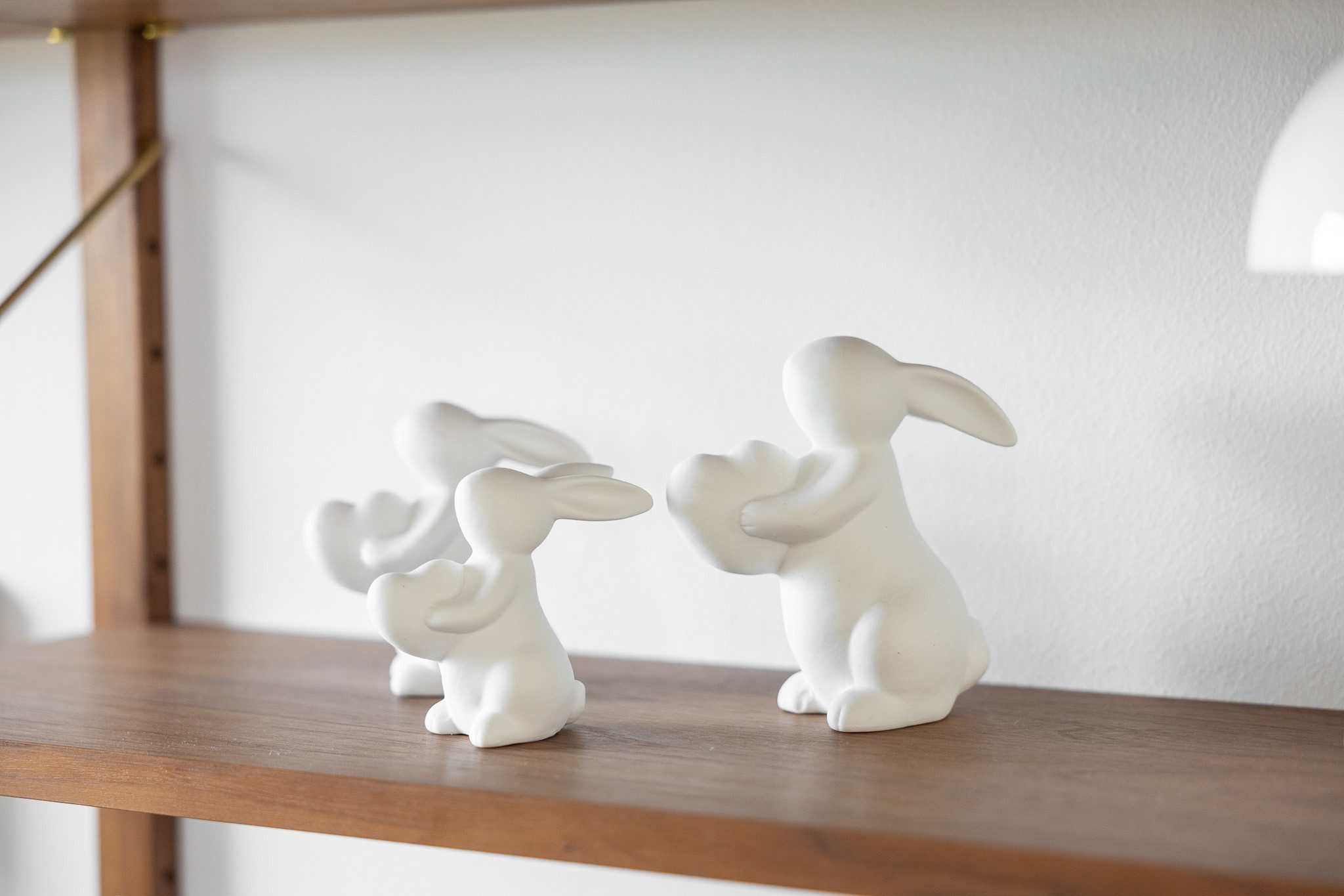 Storefactory Osterfigur Hase Amelia – Weiße Keramik-Figur für Osterdeko & Frühling